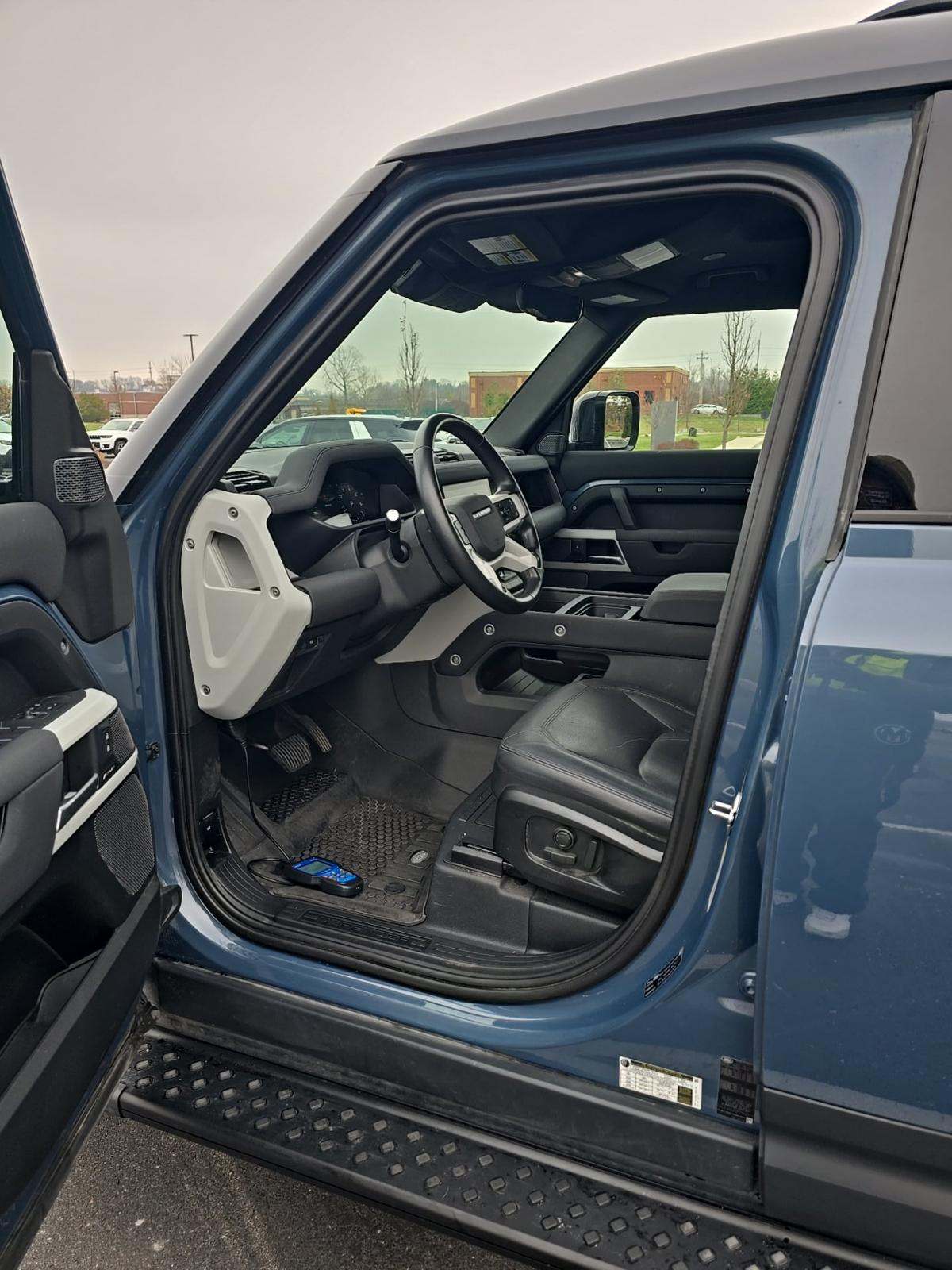 2023 Land Rover Defender 110 30th Anniversary Edition AWD