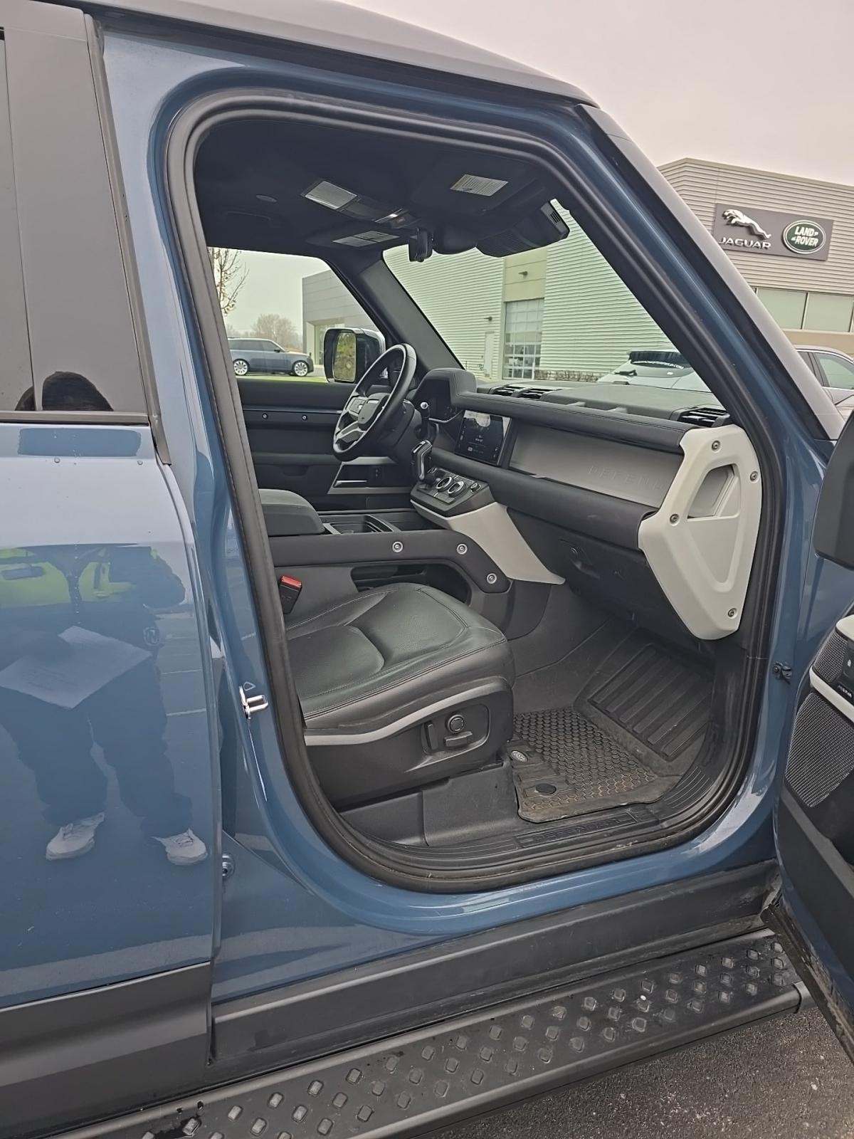 2023 Land Rover Defender 110 30th Anniversary Edition AWD