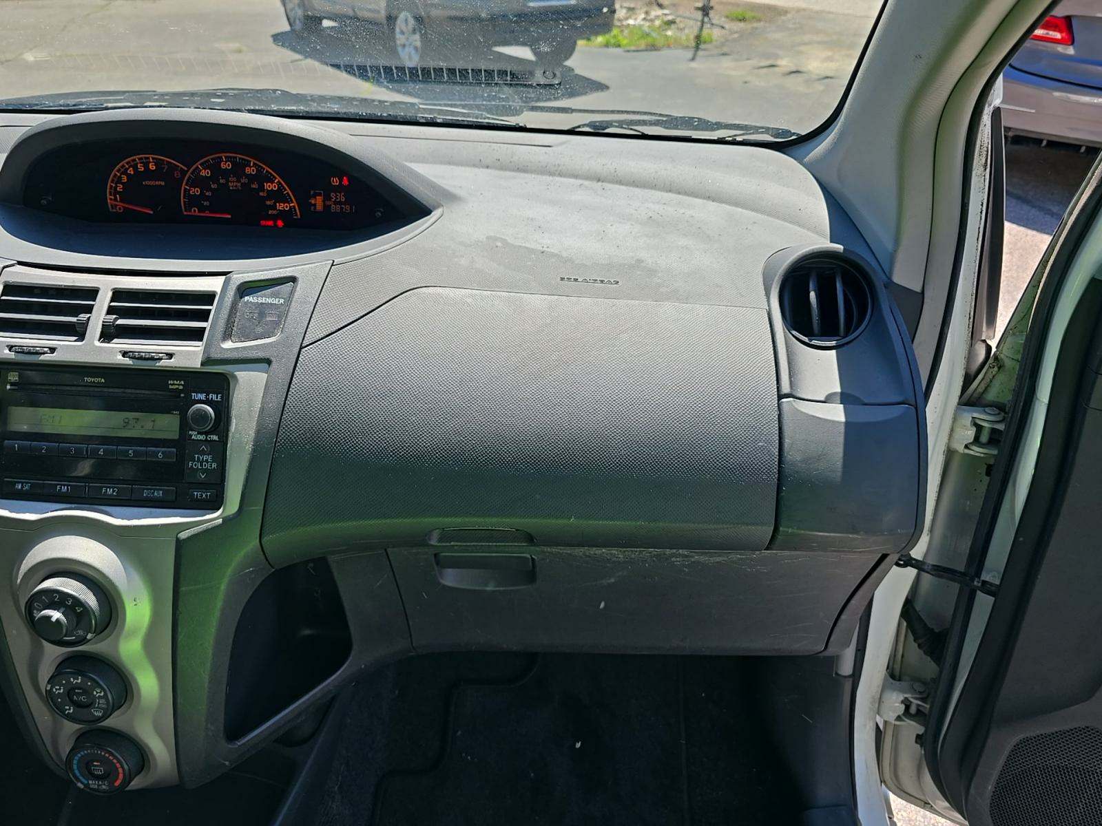 2010 Toyota Yaris Base FWD