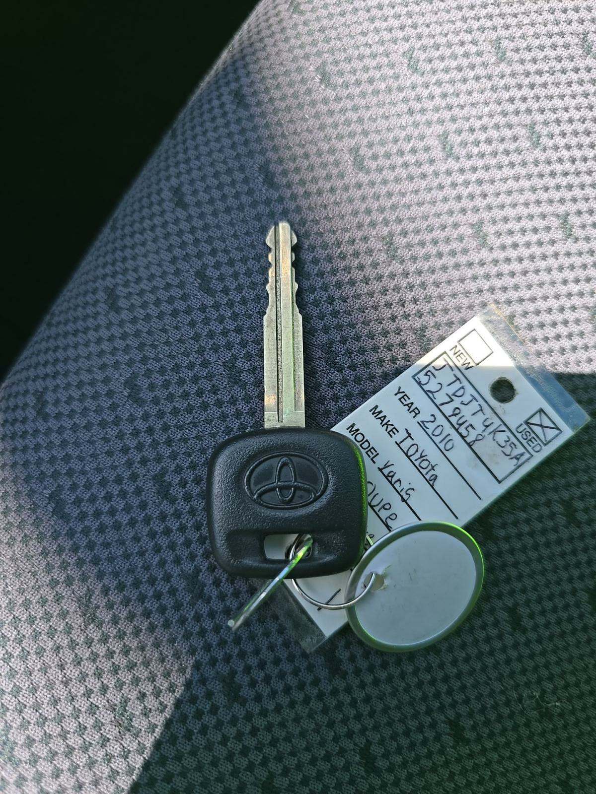 2010 Toyota Yaris Base FWD