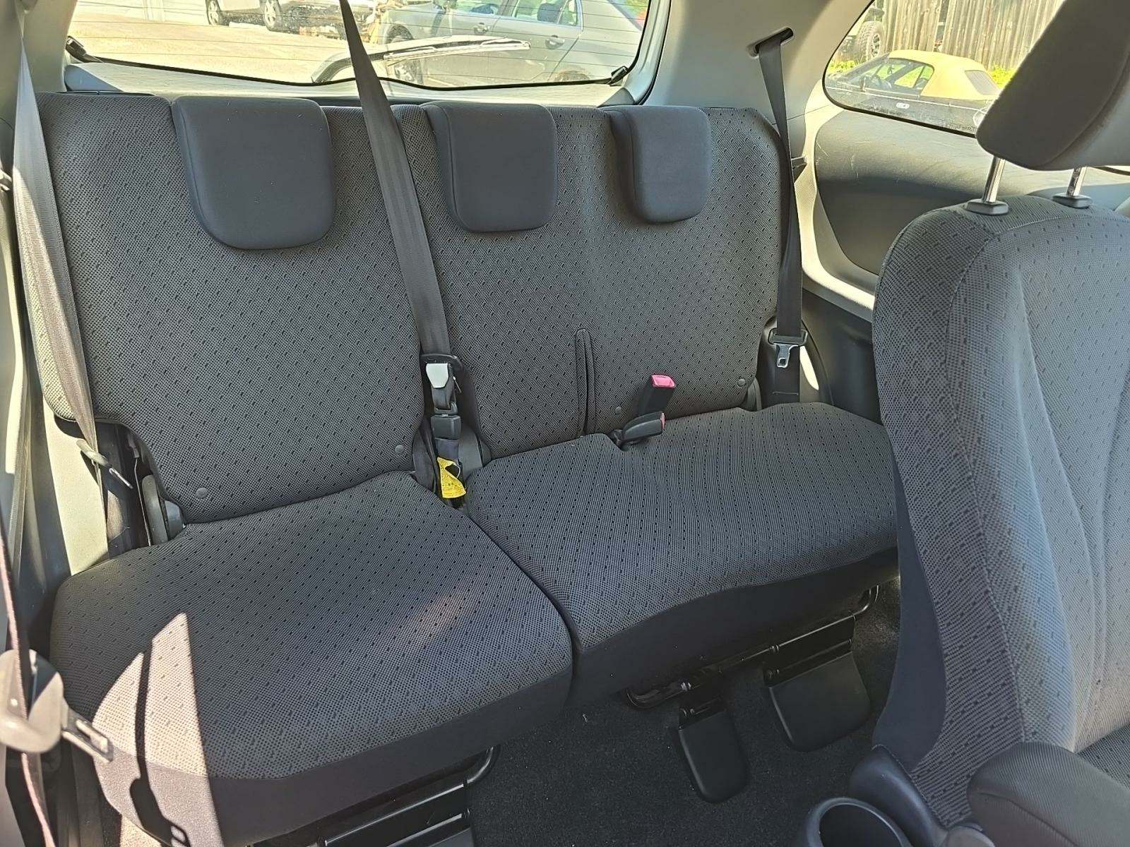 2010 Toyota Yaris Base FWD