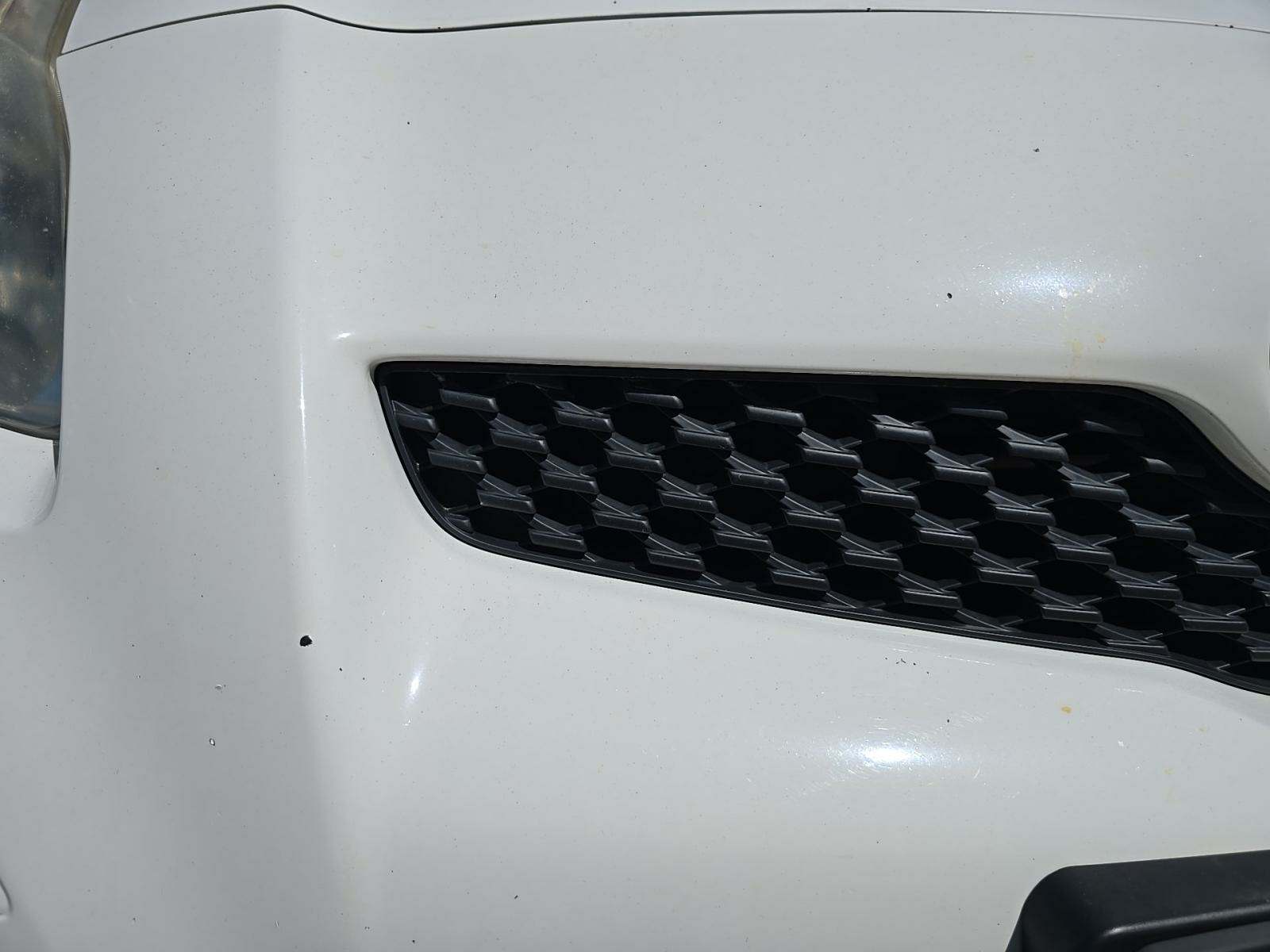 2010 Toyota Yaris Base FWD