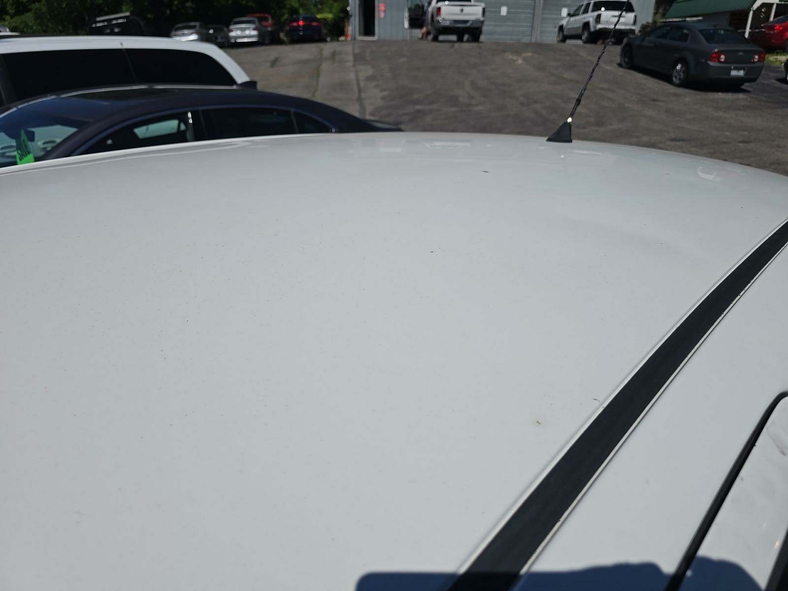 2010 Toyota Yaris Base FWD