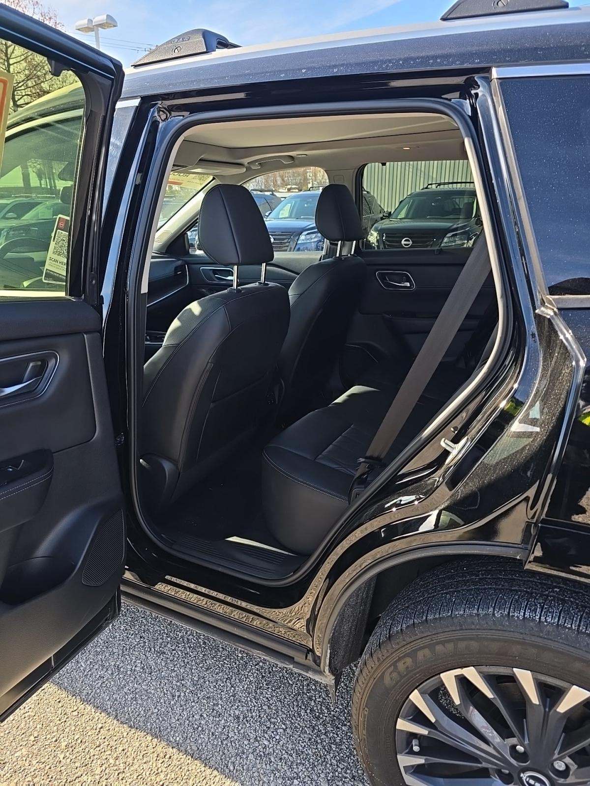 2025 Nissan Rogue Platinum AWD