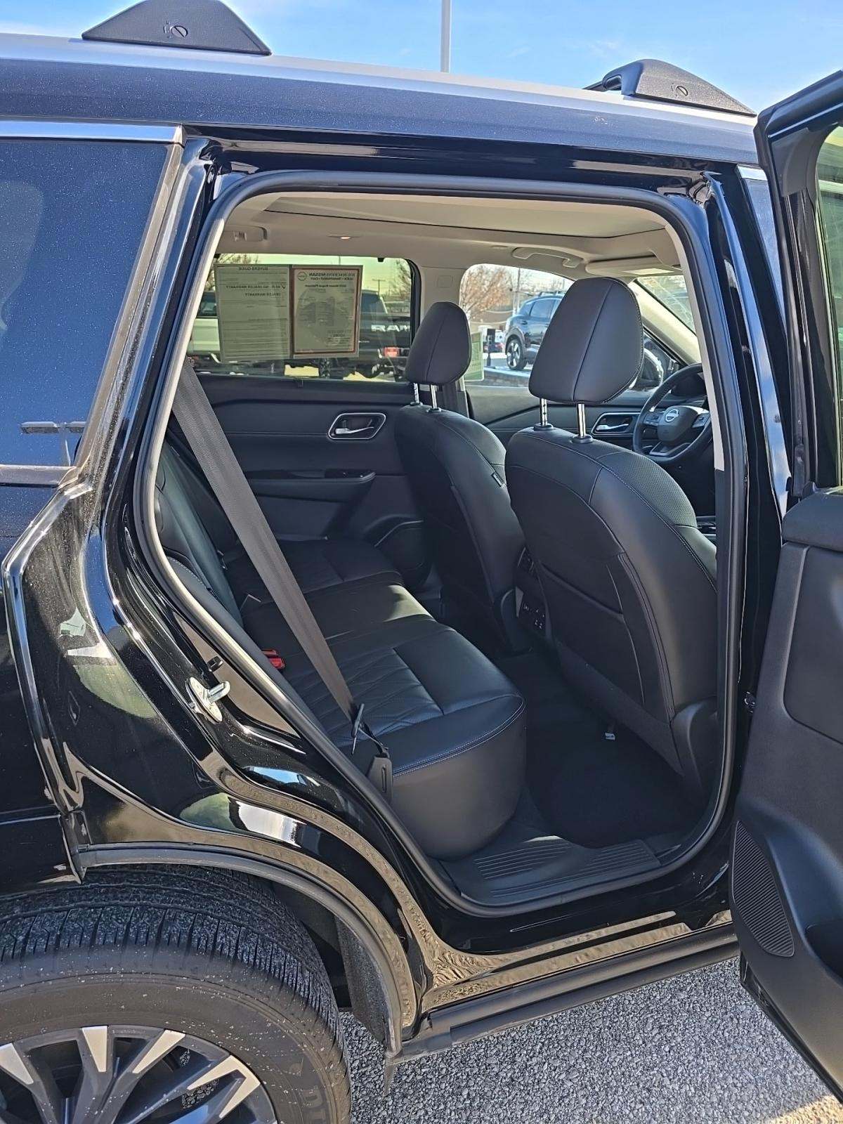 2025 Nissan Rogue Platinum AWD