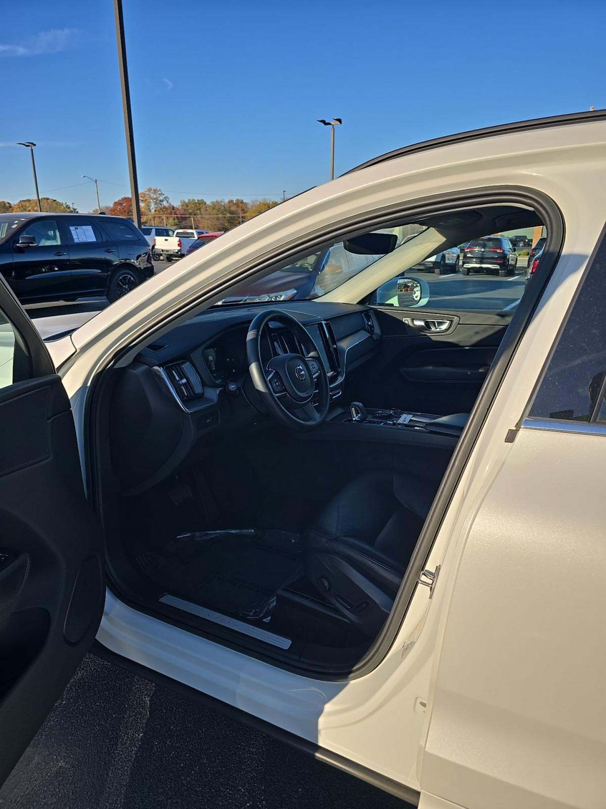 2023 Volvo XC60 B5 Core AWD