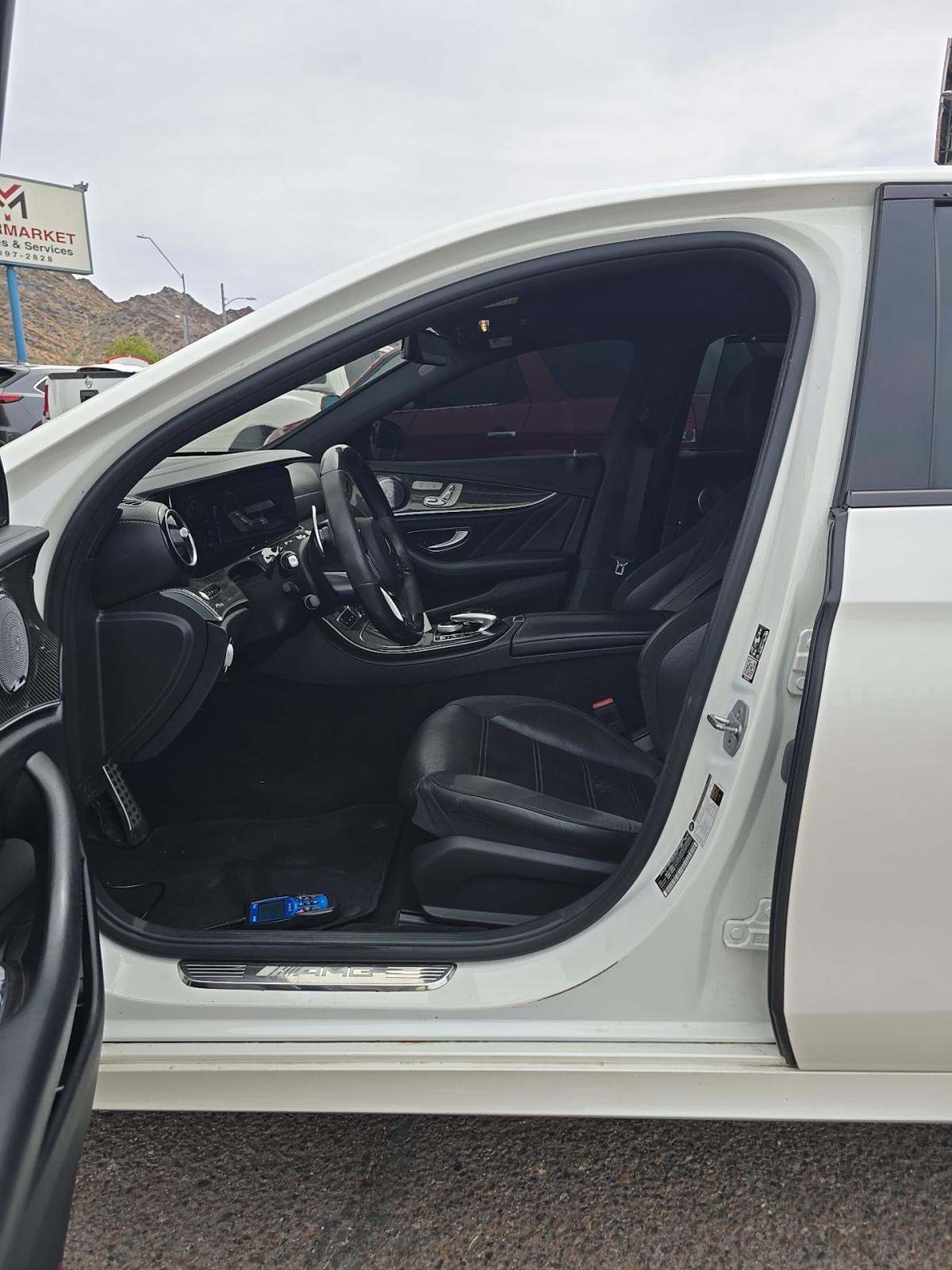 MERCEDES-BENZ E-CLASS - 2