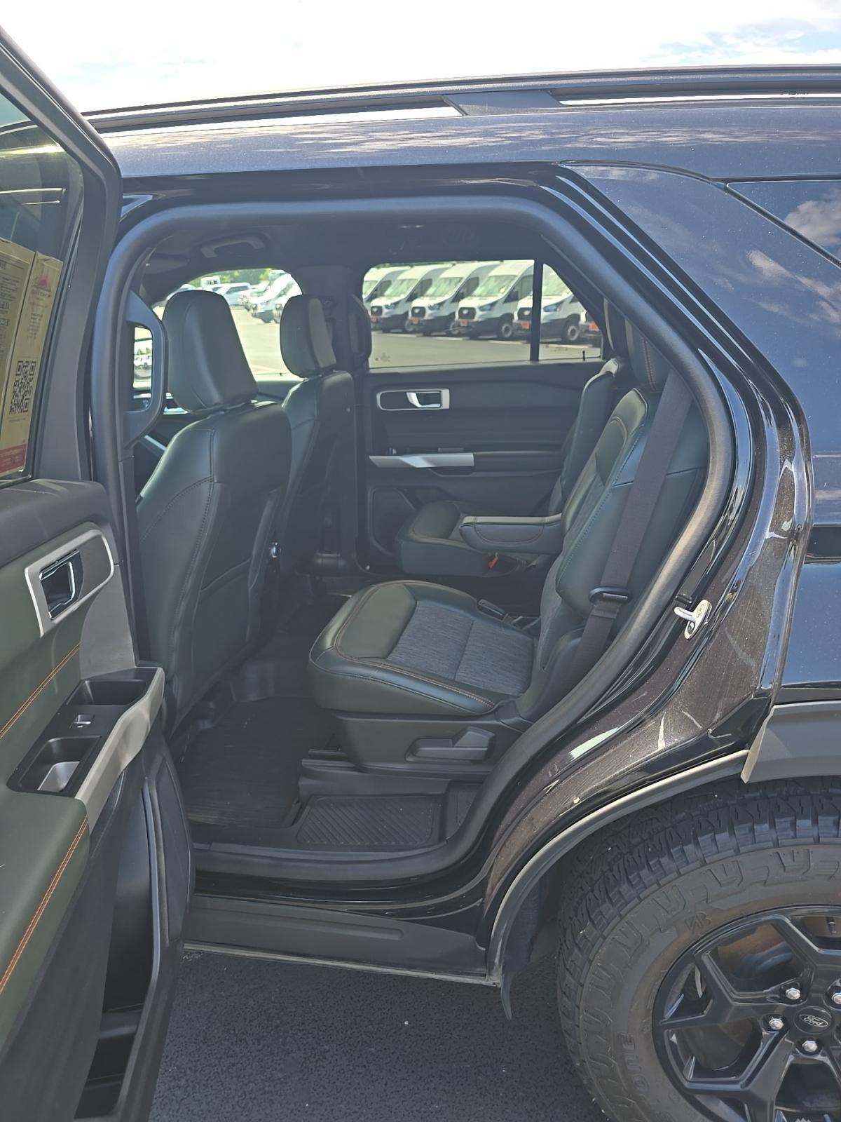 FORD EXPLORER - 9