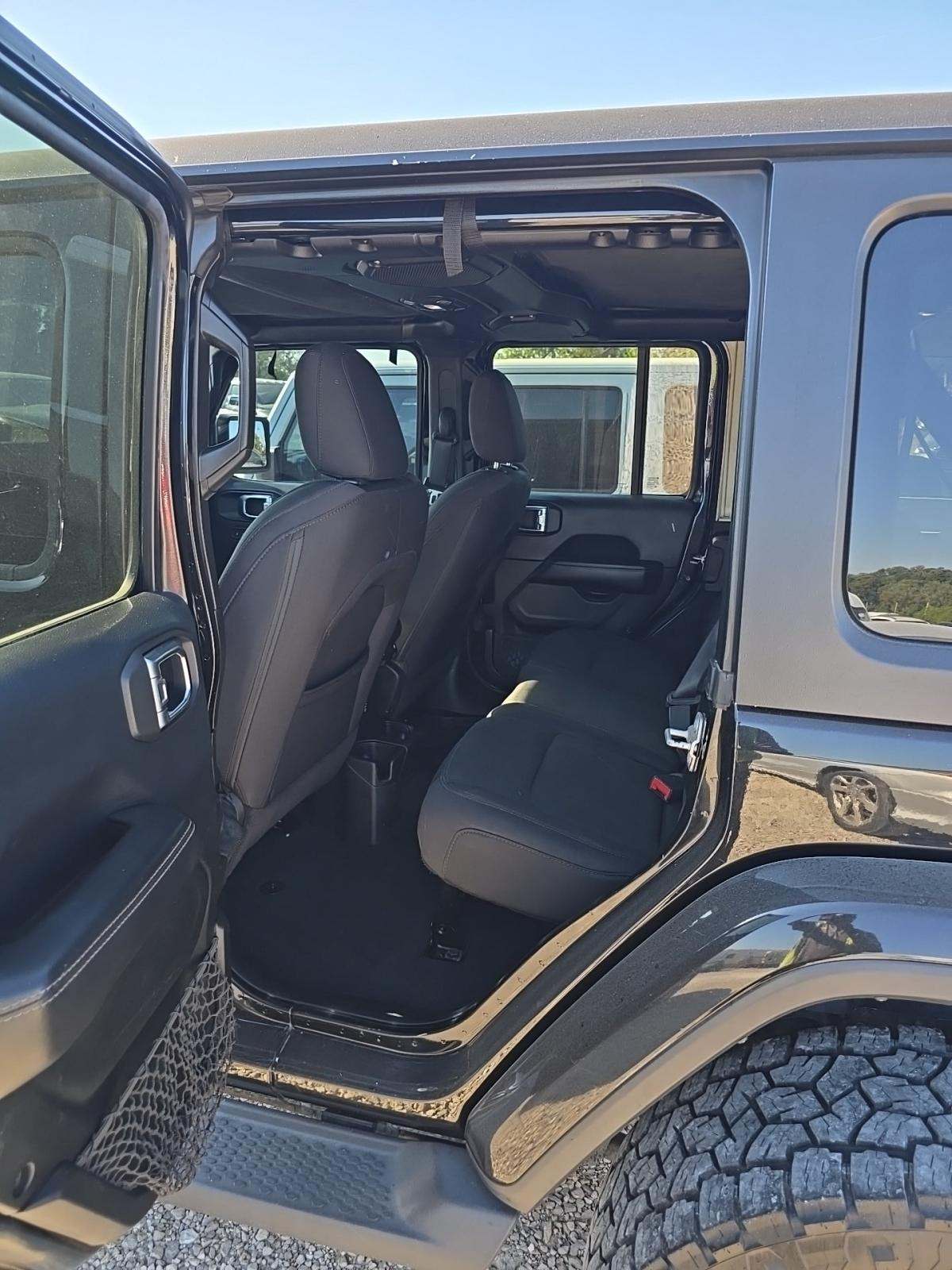 2018 Jeep Wrangler Unlimited Sahara AWD