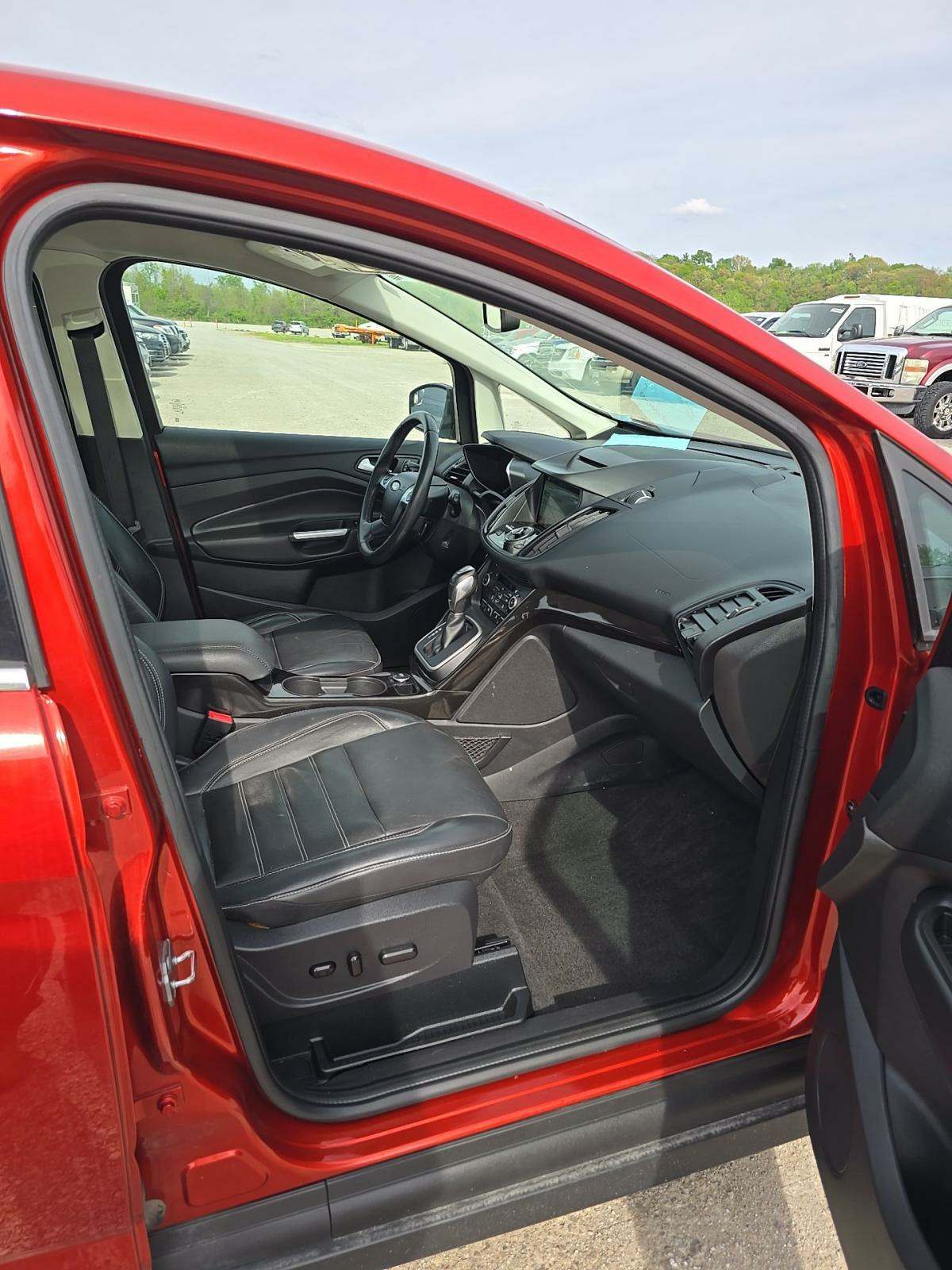 2018 Ford C-MAX Hybrid Titanium FWD