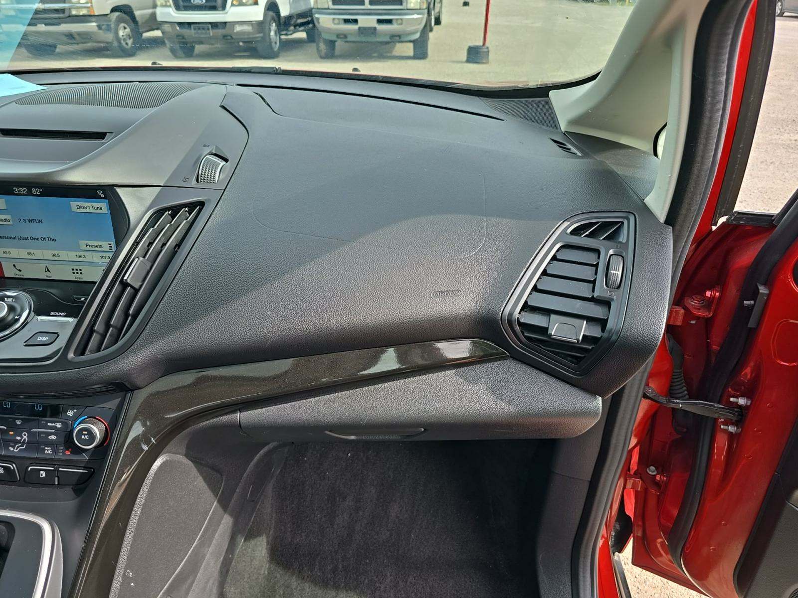 2018 Ford C-MAX Hybrid Titanium FWD