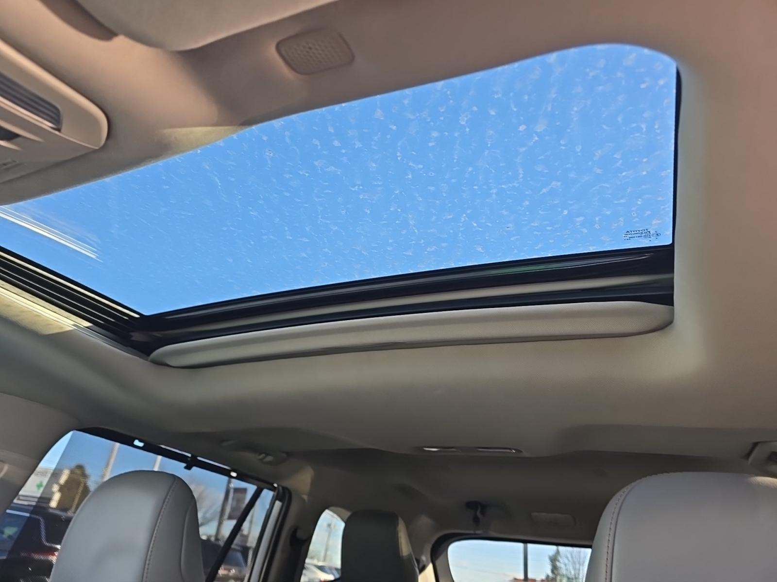 2022 Toyota Highlander Hybrid Bronze Edition AWD