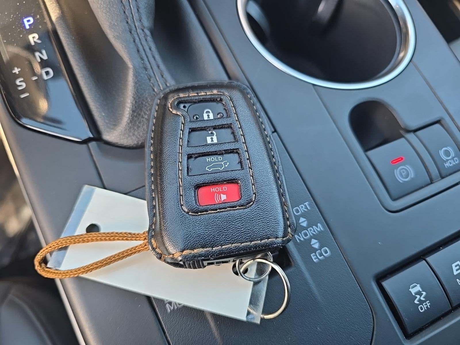 2022 Toyota Highlander Hybrid Bronze Edition AWD