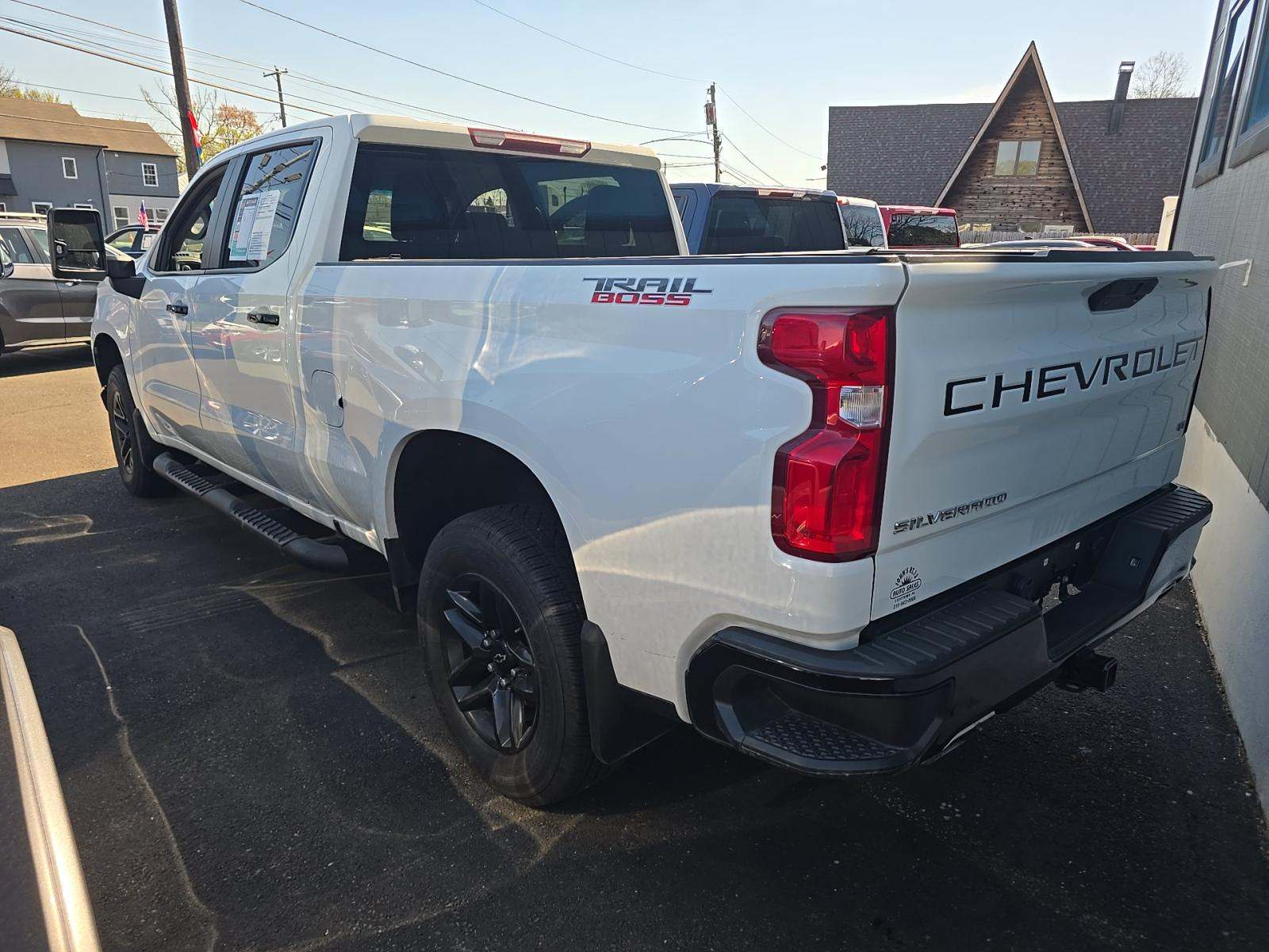 CHEVROLET SILVERADO - 2