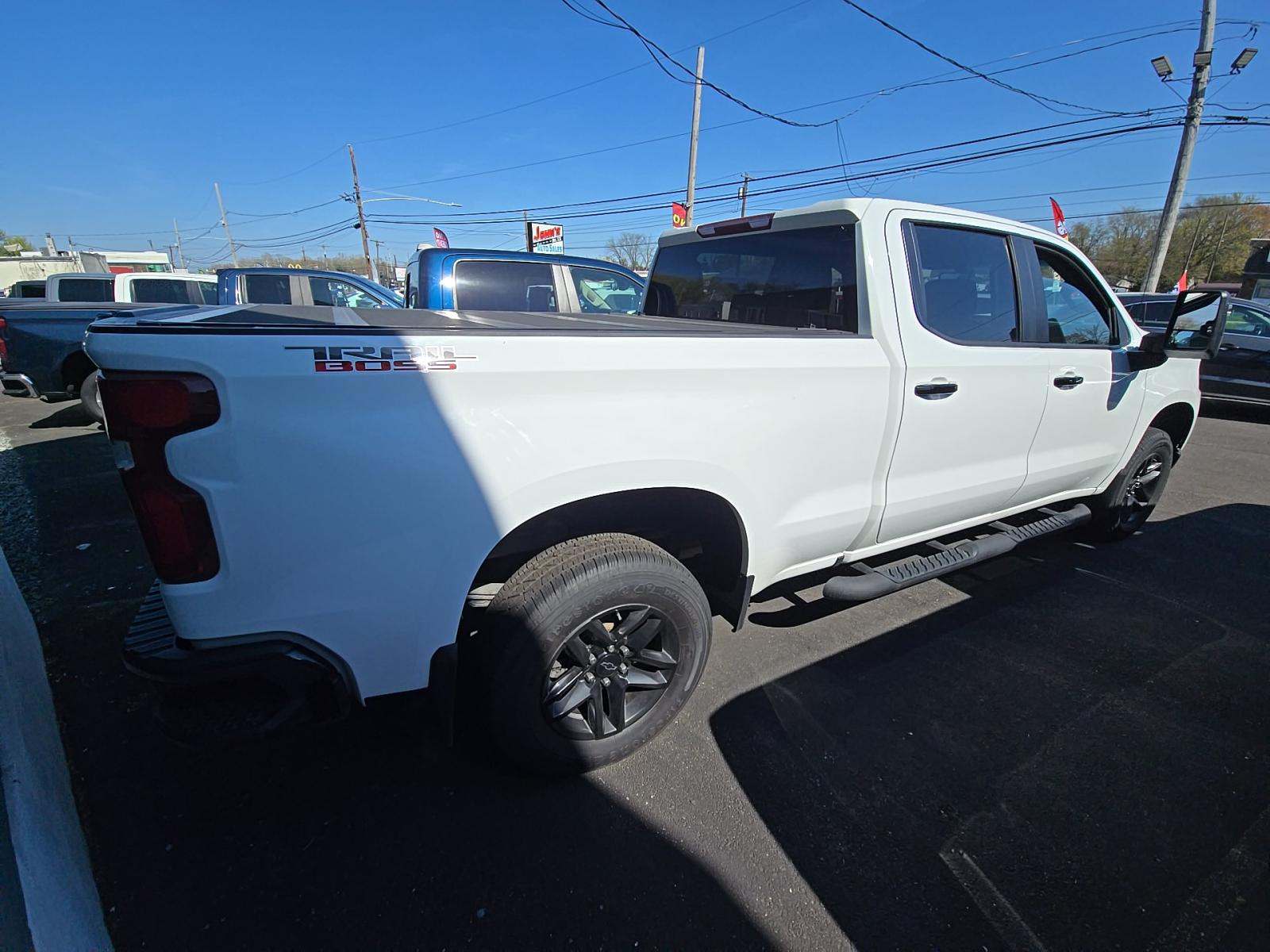 CHEVROLET SILVERADO - 3