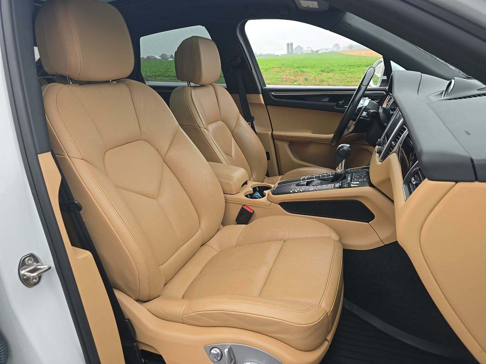 2017 Porsche Macan Base AWD