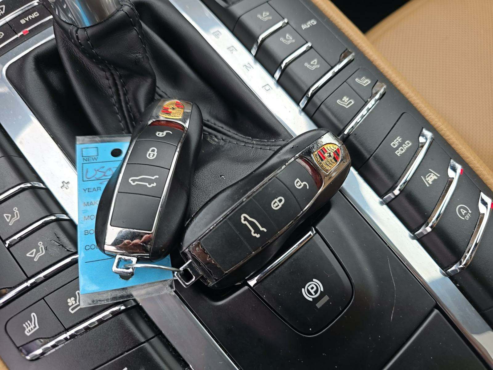 2017 Porsche Macan Base AWD