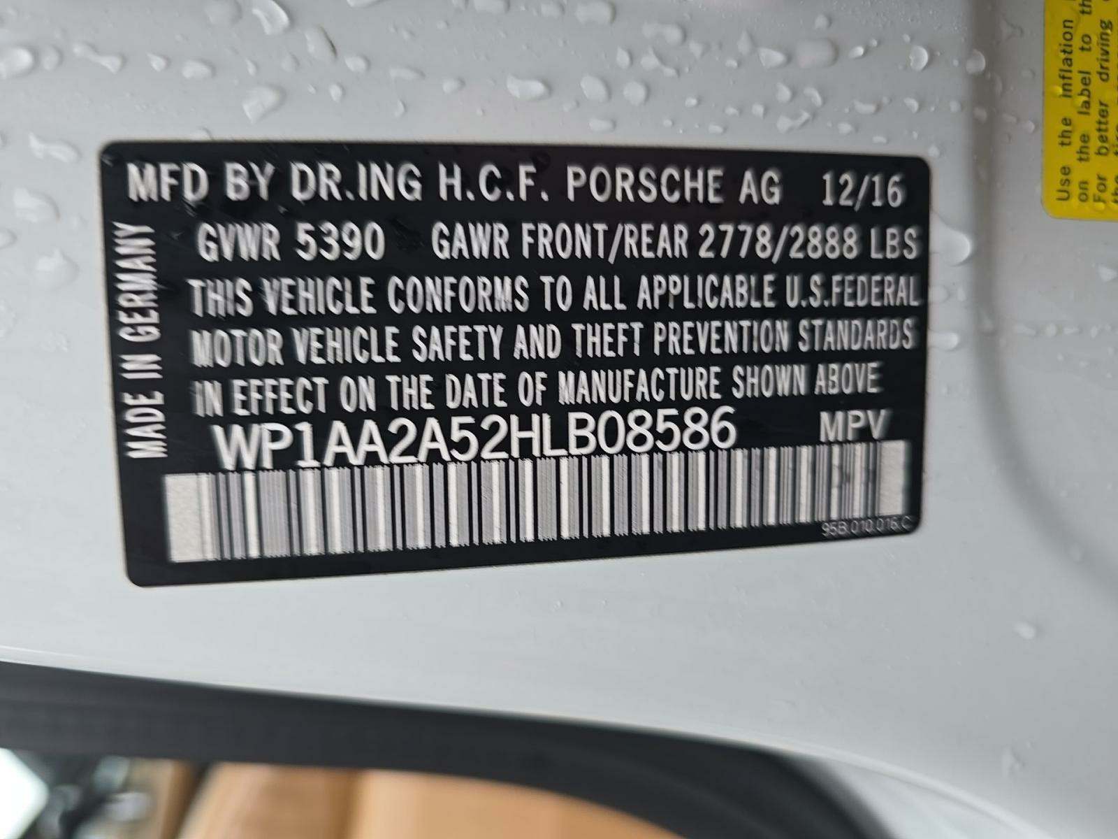 2017 Porsche Macan Base AWD