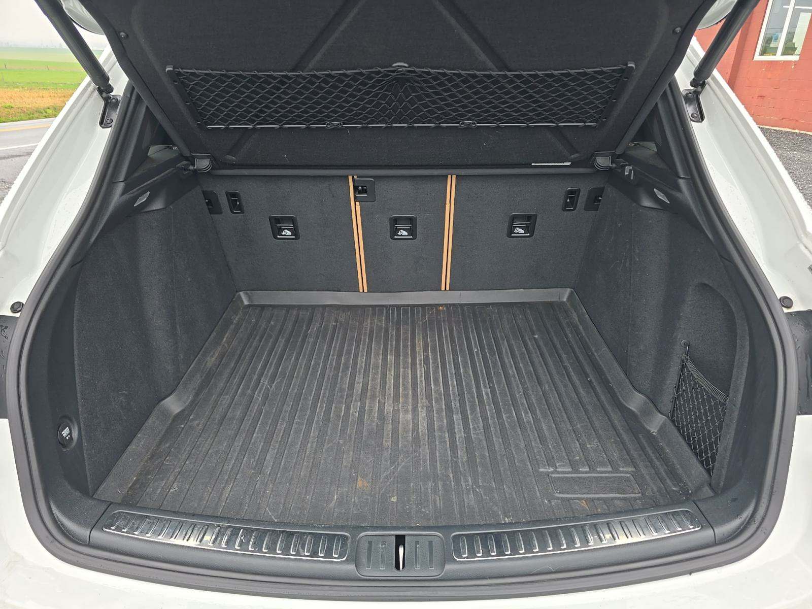 2017 Porsche Macan Base AWD