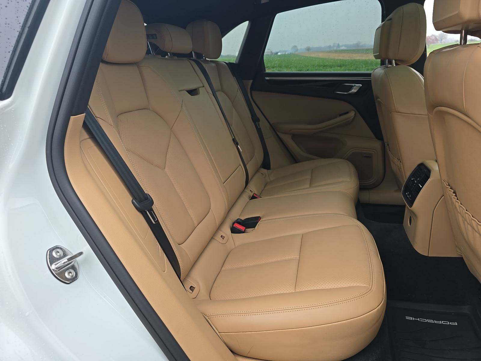 2017 Porsche Macan Base AWD