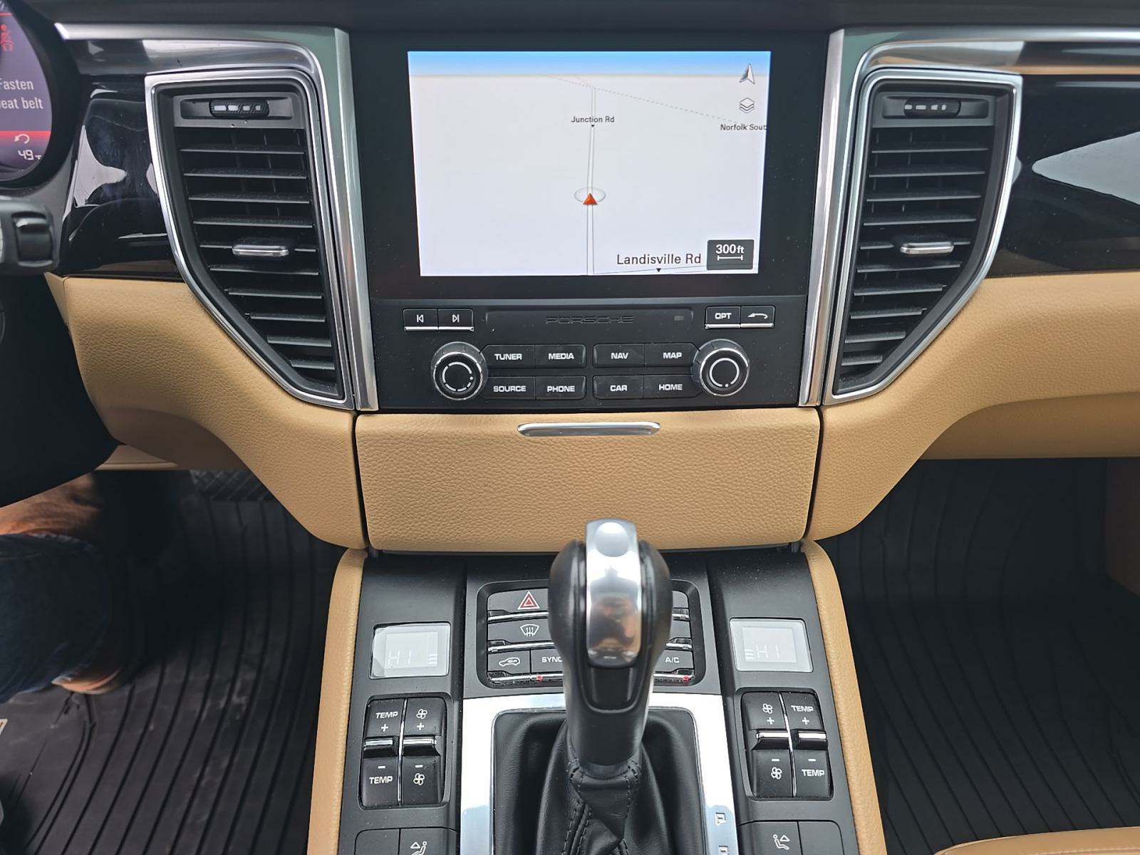 2017 Porsche Macan Base AWD