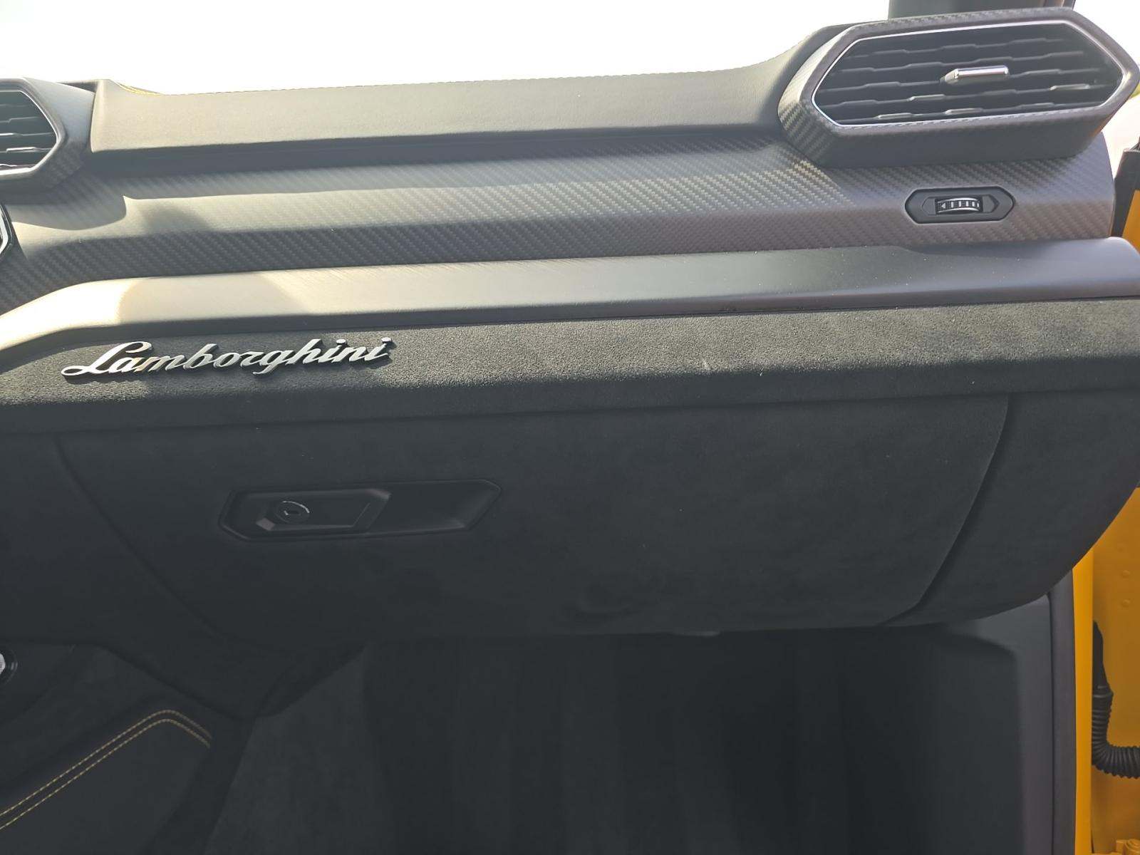 2023 Lamborghini Urus Performante AWD