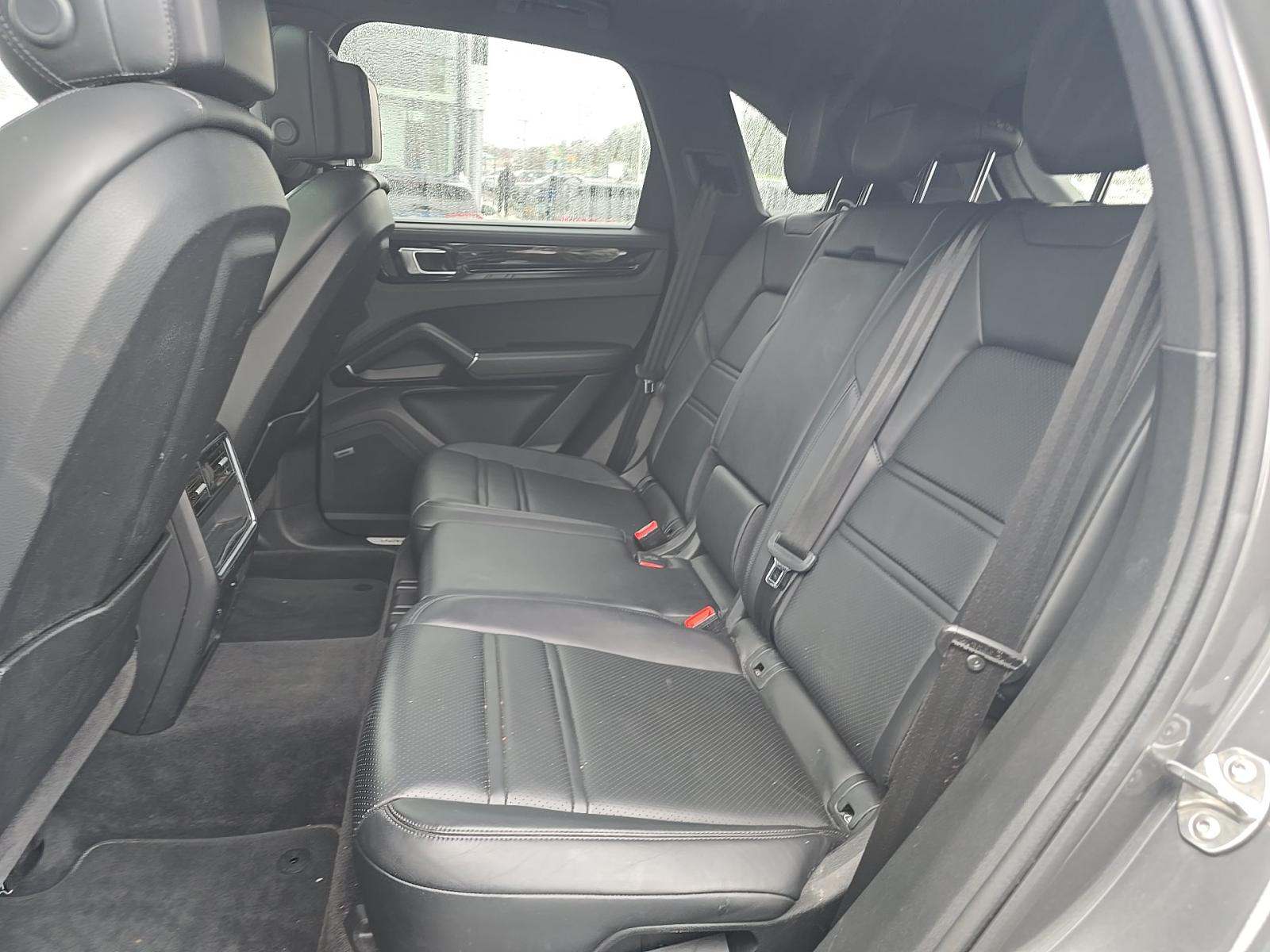 PORSCHE CAYENNE - 9