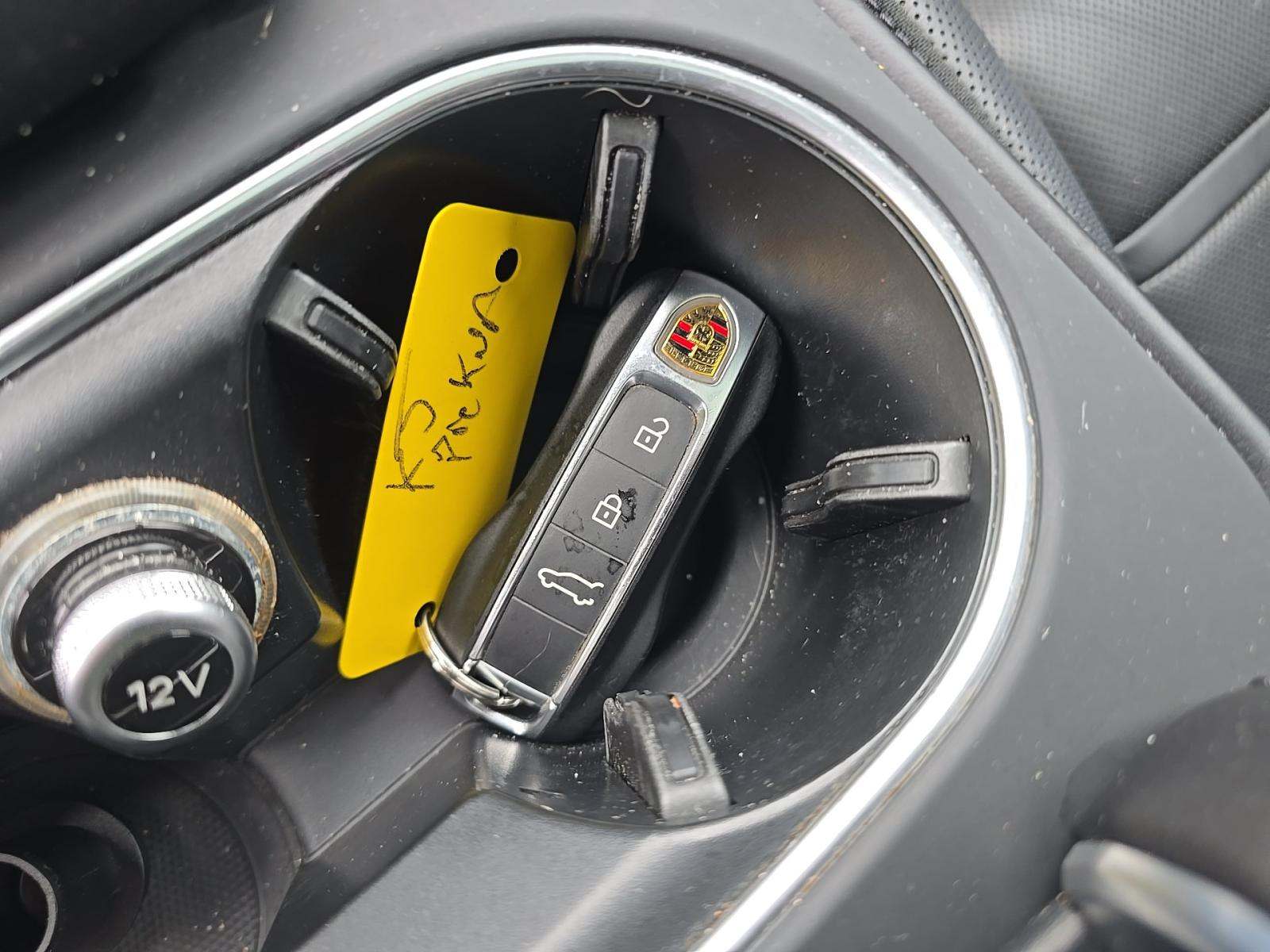 PORSCHE CAYENNE - 4