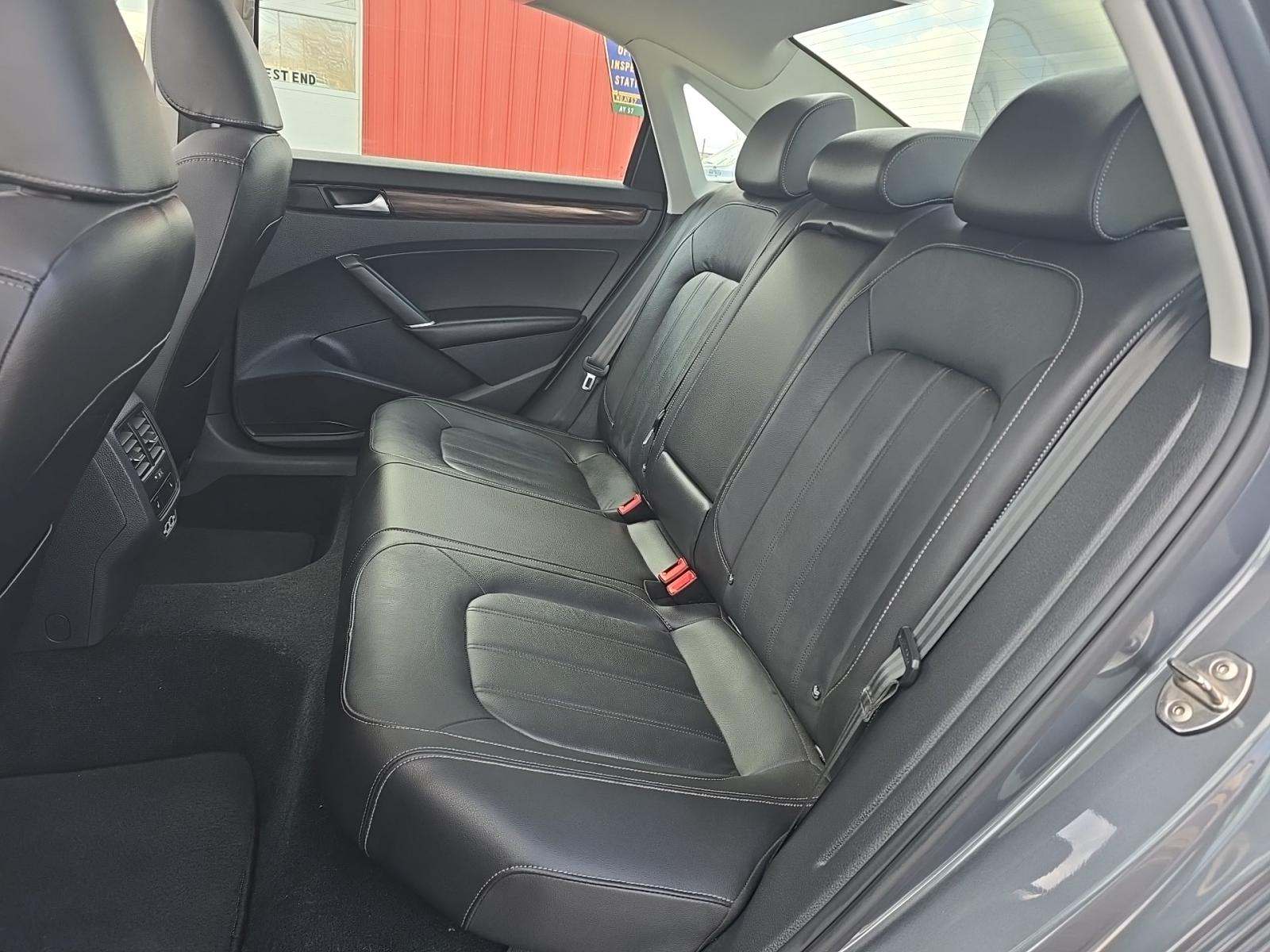 2022 Volkswagen Passat 2.0T Limited Edition FWD