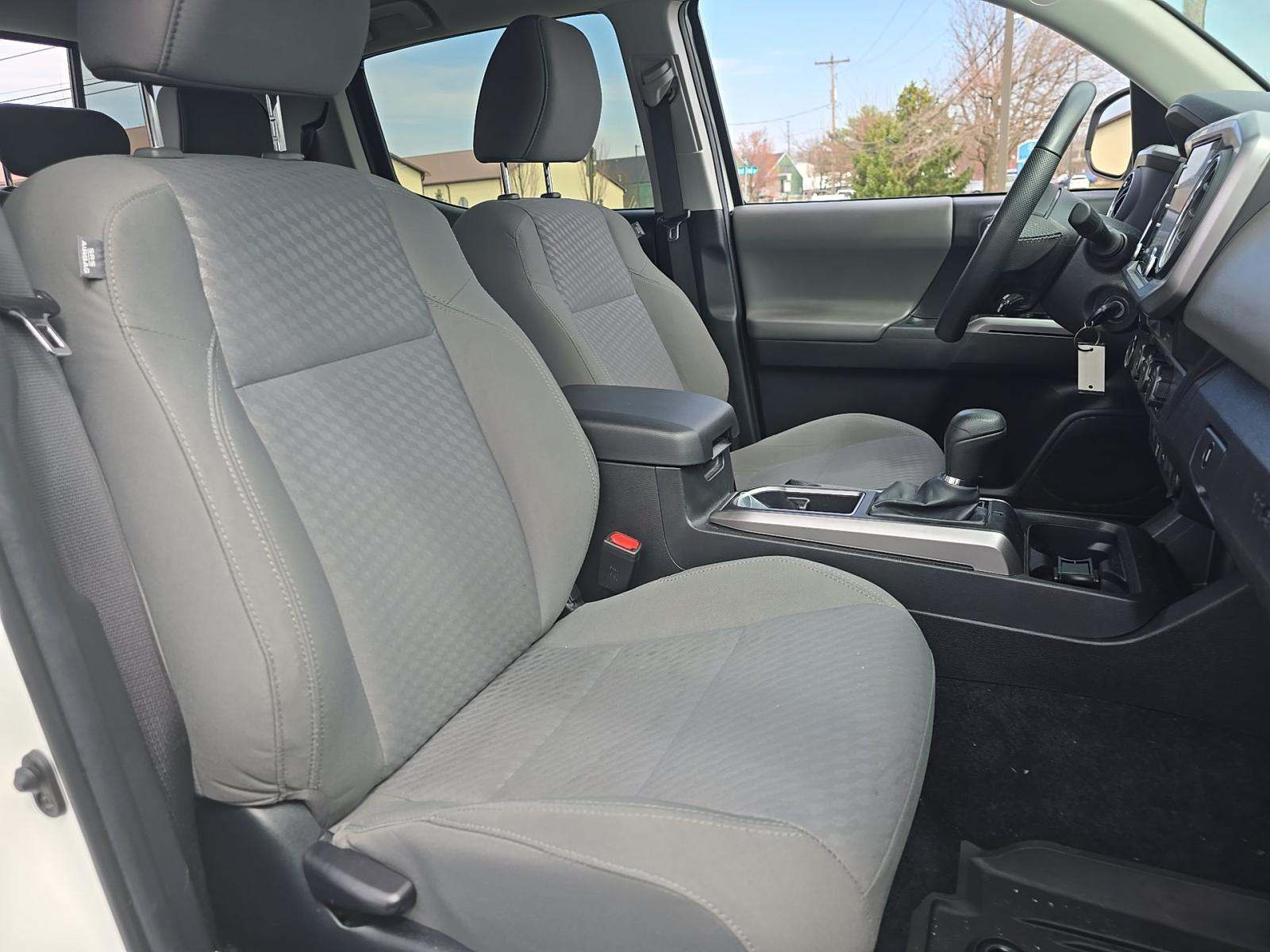 2022 Toyota Tacoma SR5 AWD