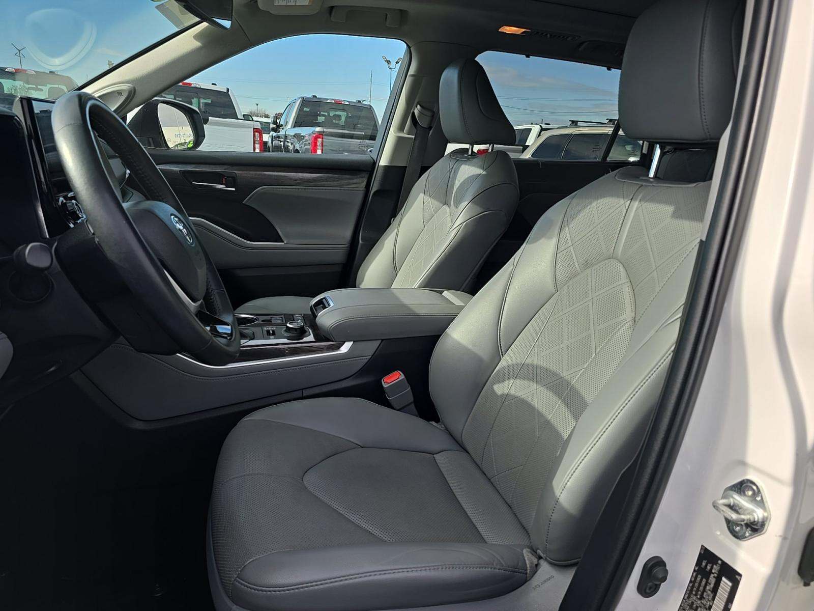 2022 Toyota Highlander Platinum AWD