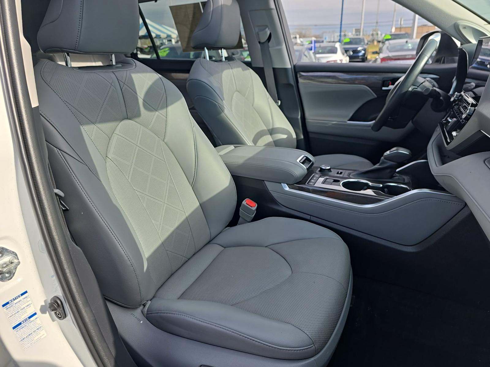 2022 Toyota Highlander Platinum AWD