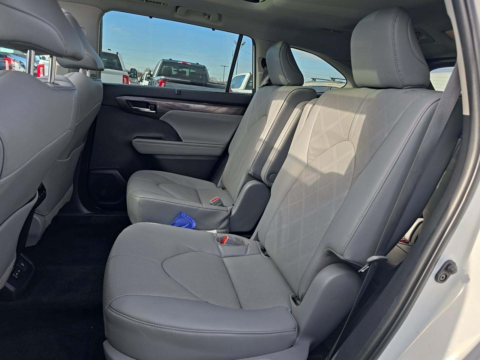 2022 Toyota Highlander Platinum AWD