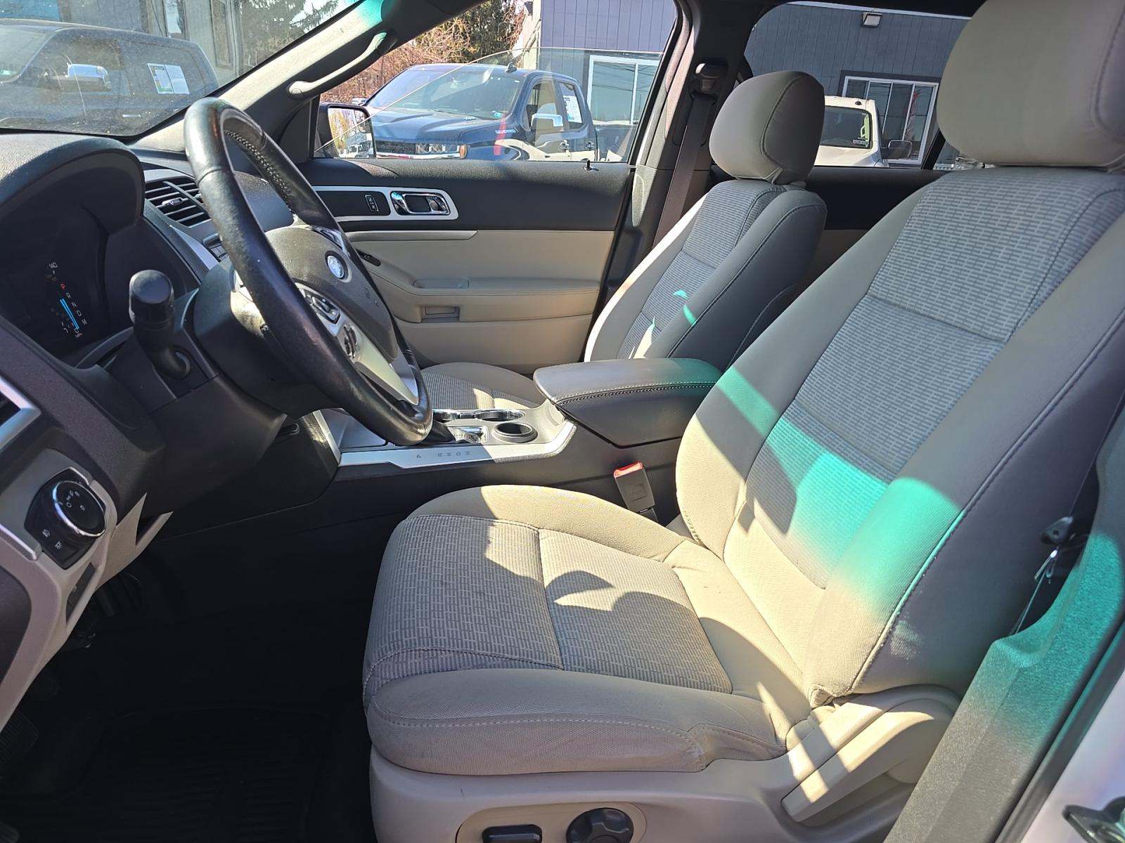 FORD EXPLORER - 6