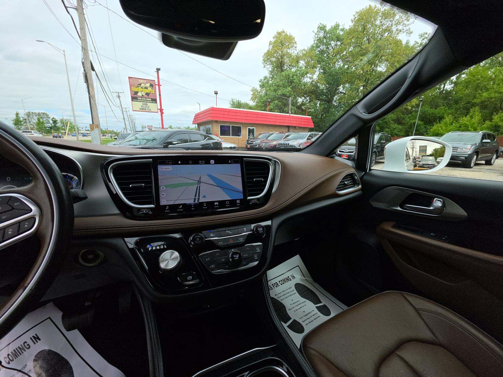 2021 Chrysler Pacifica Hybrid Limited FWD