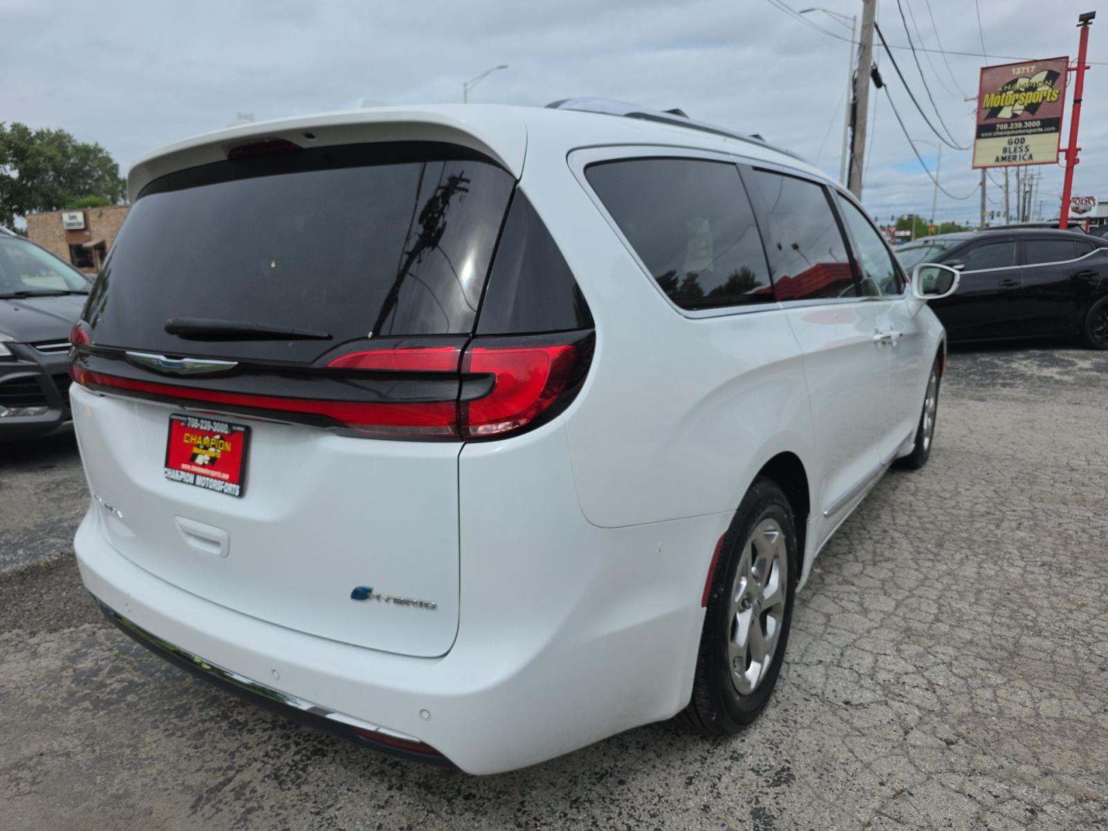 2021 Chrysler Pacifica Hybrid Limited FWD