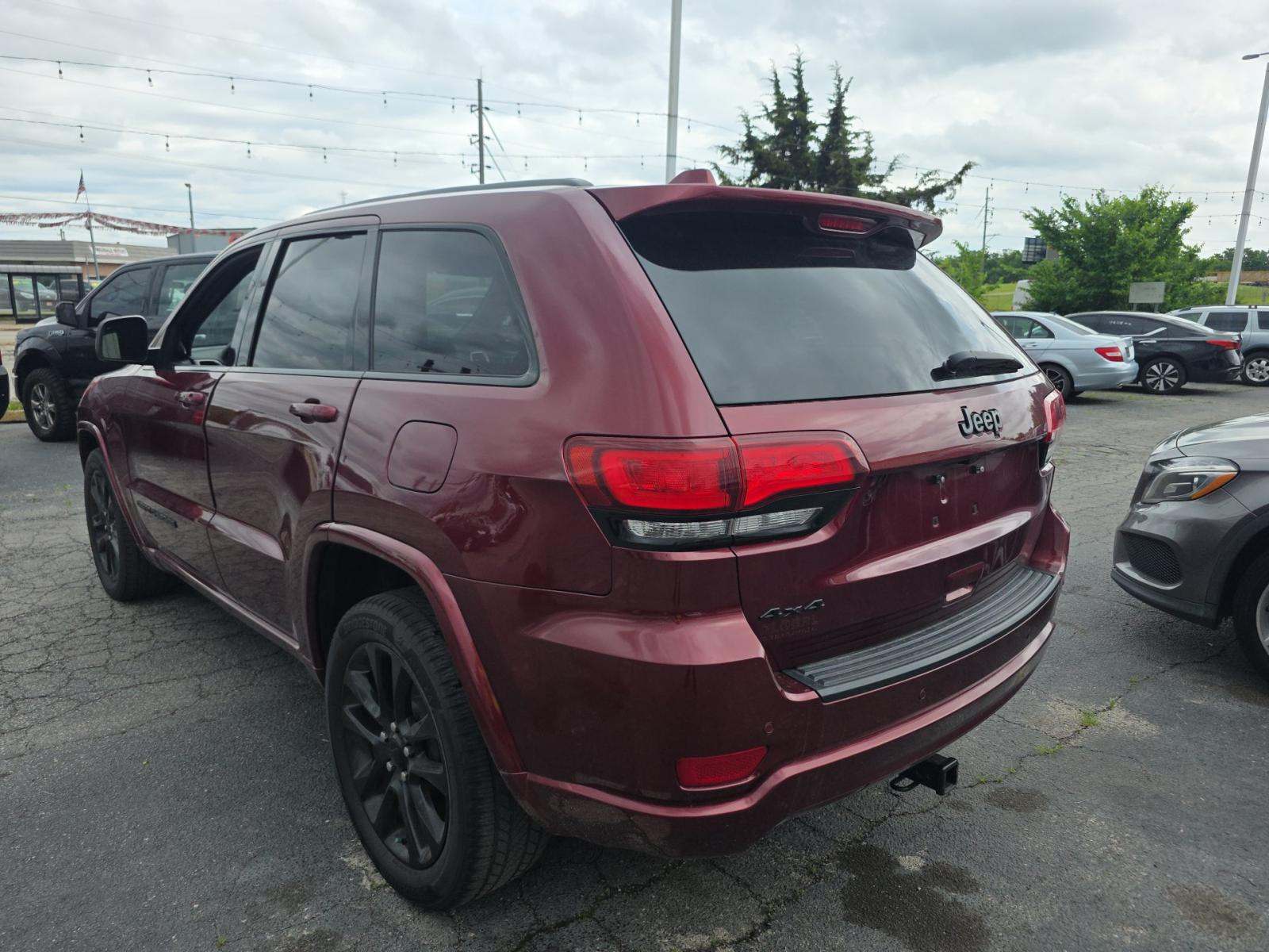 2020 Jeep Grand Cherokee Laredo Altitude Edition AWD