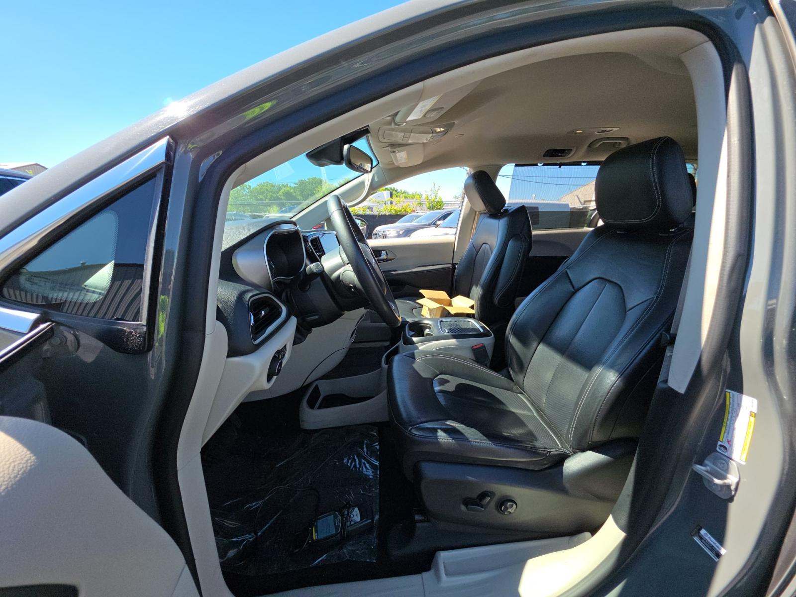 2022 Chrysler Pacifica Touring L FWD