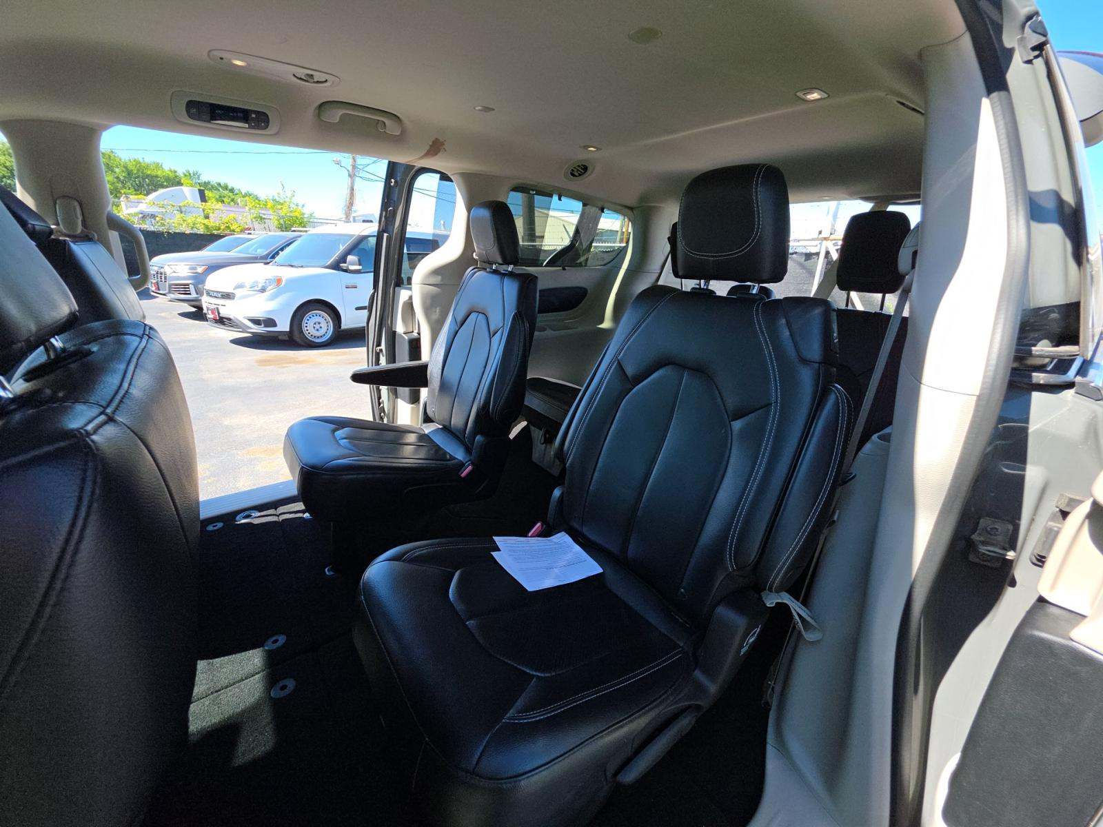 2022 Chrysler Pacifica Touring L FWD