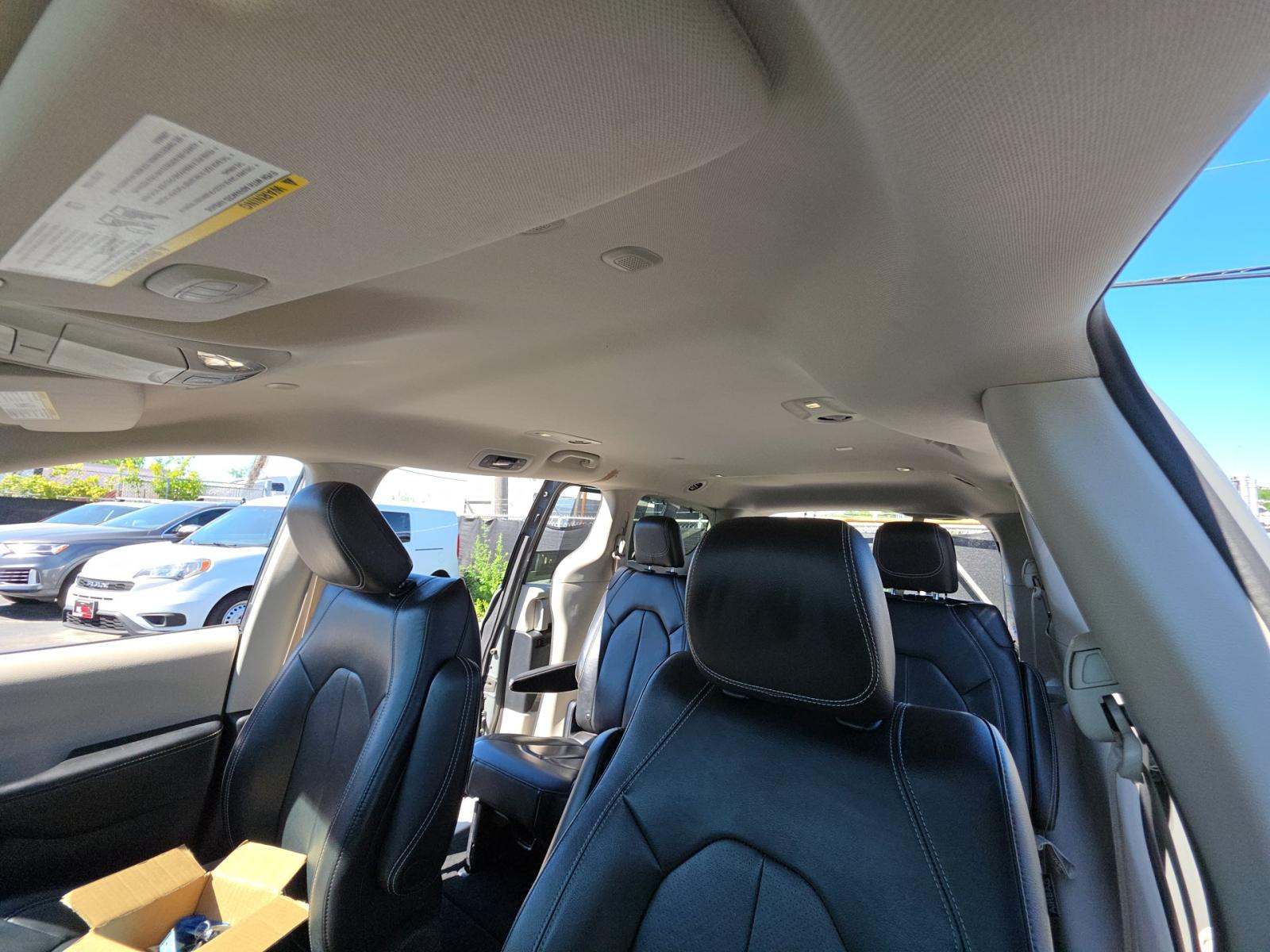 2022 Chrysler Pacifica Touring L FWD