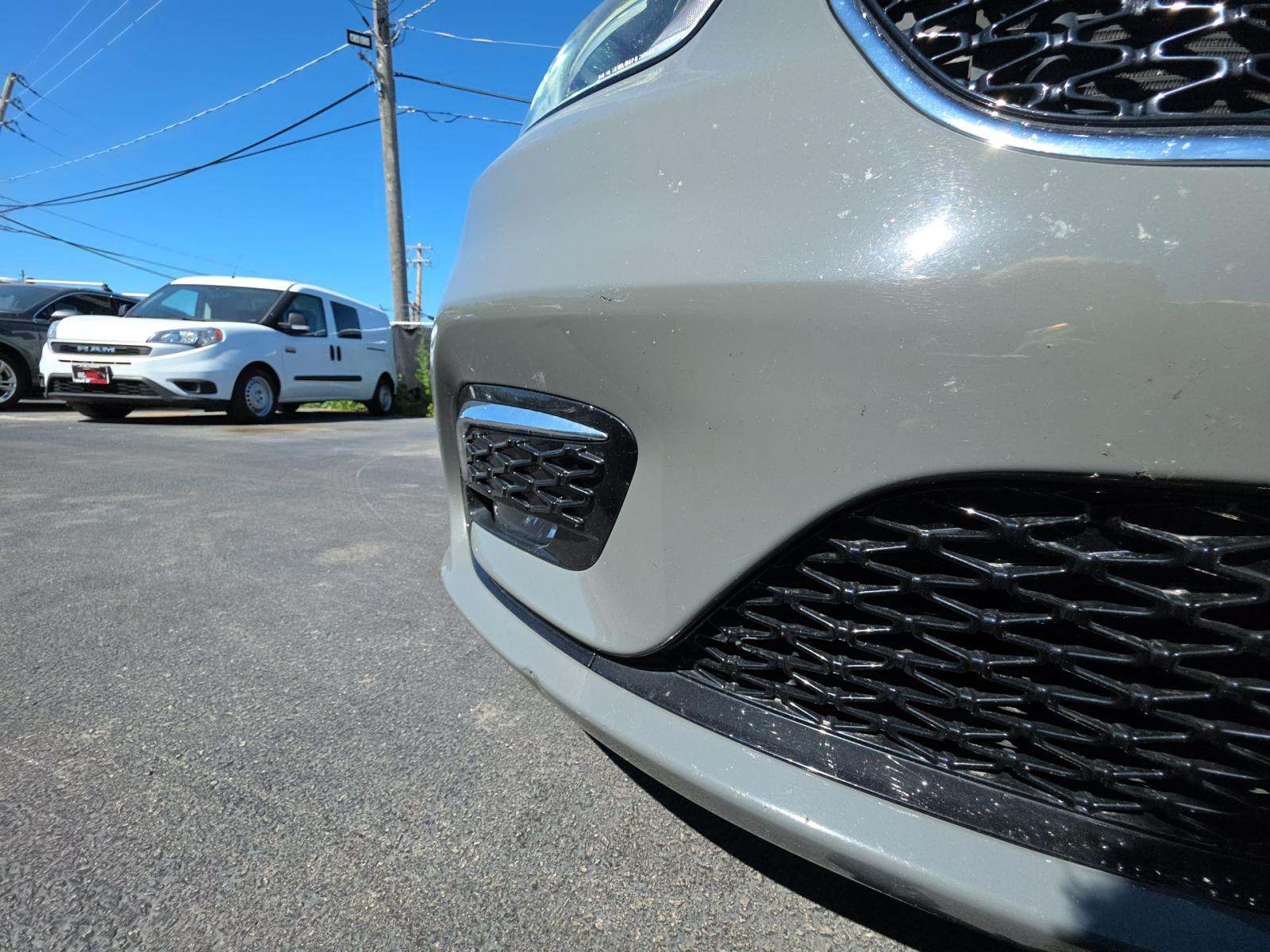 2022 Chrysler Pacifica Touring L FWD