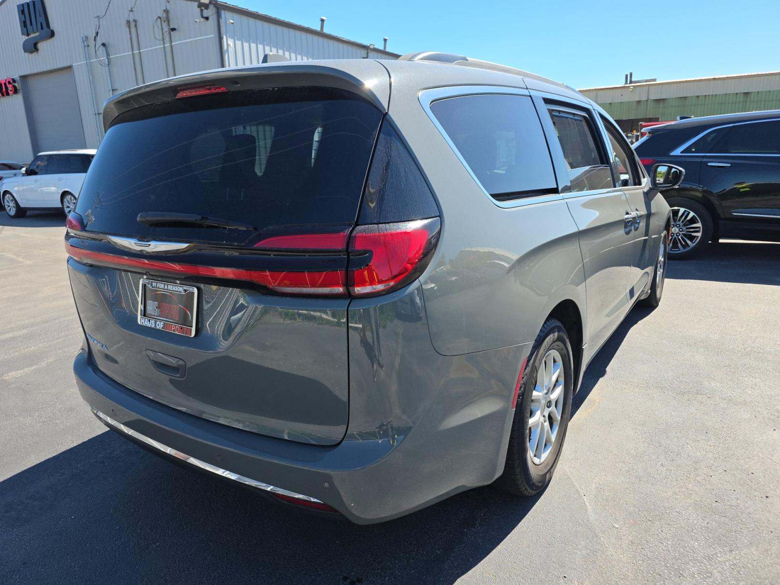 2022 Chrysler Pacifica Touring L FWD