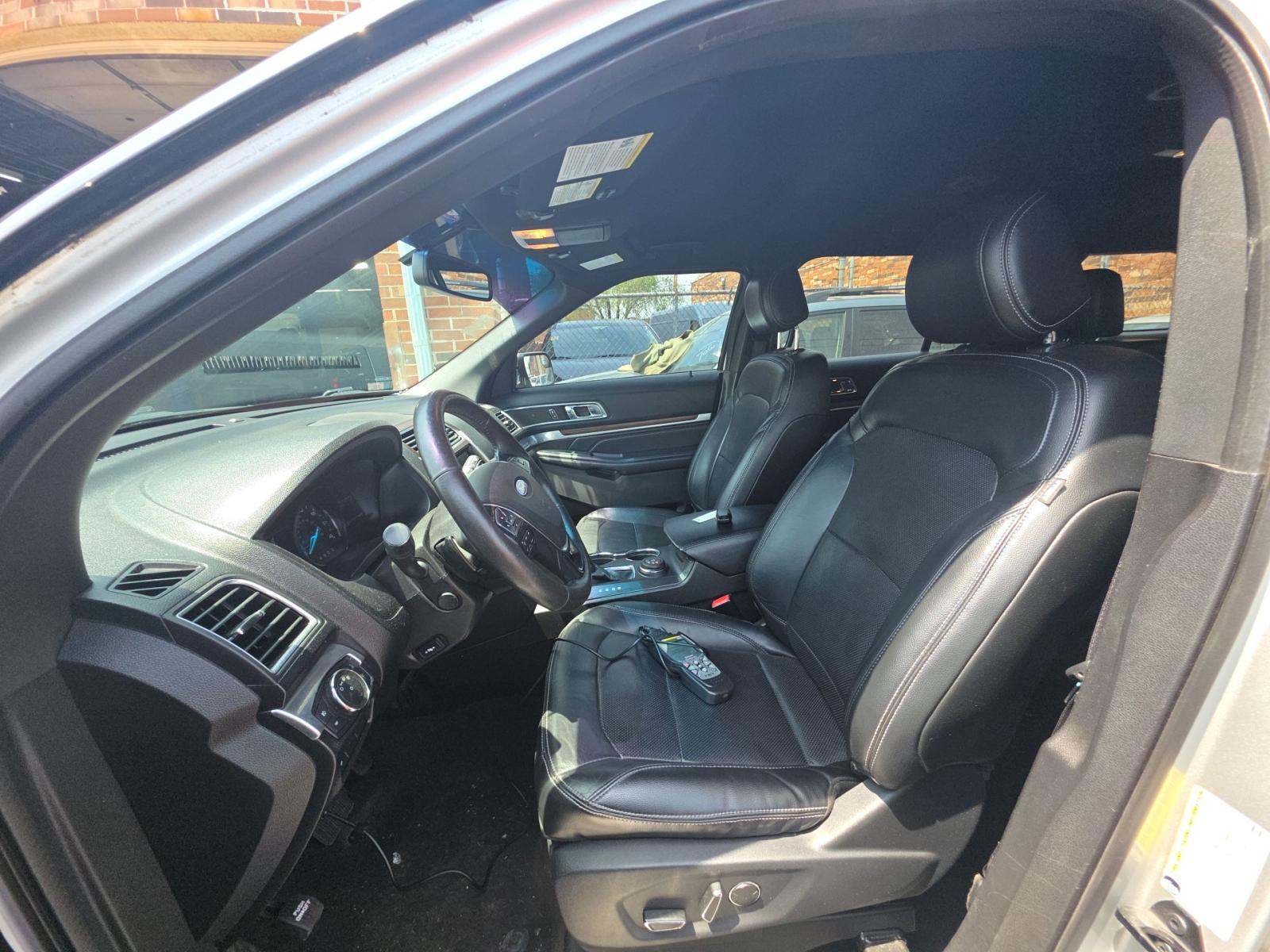 FORD EXPLORER - 6