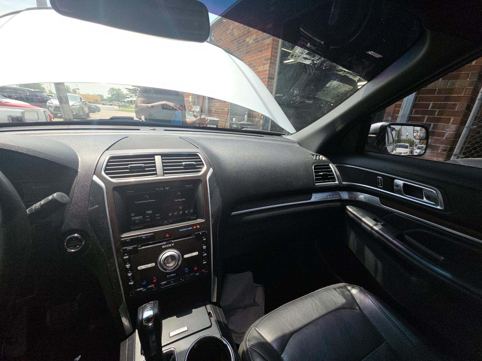 FORD EXPLORER - 10