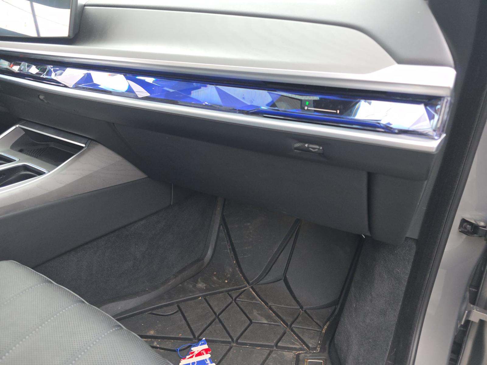 2023 BMW 7 Series 760i xDrive AWD