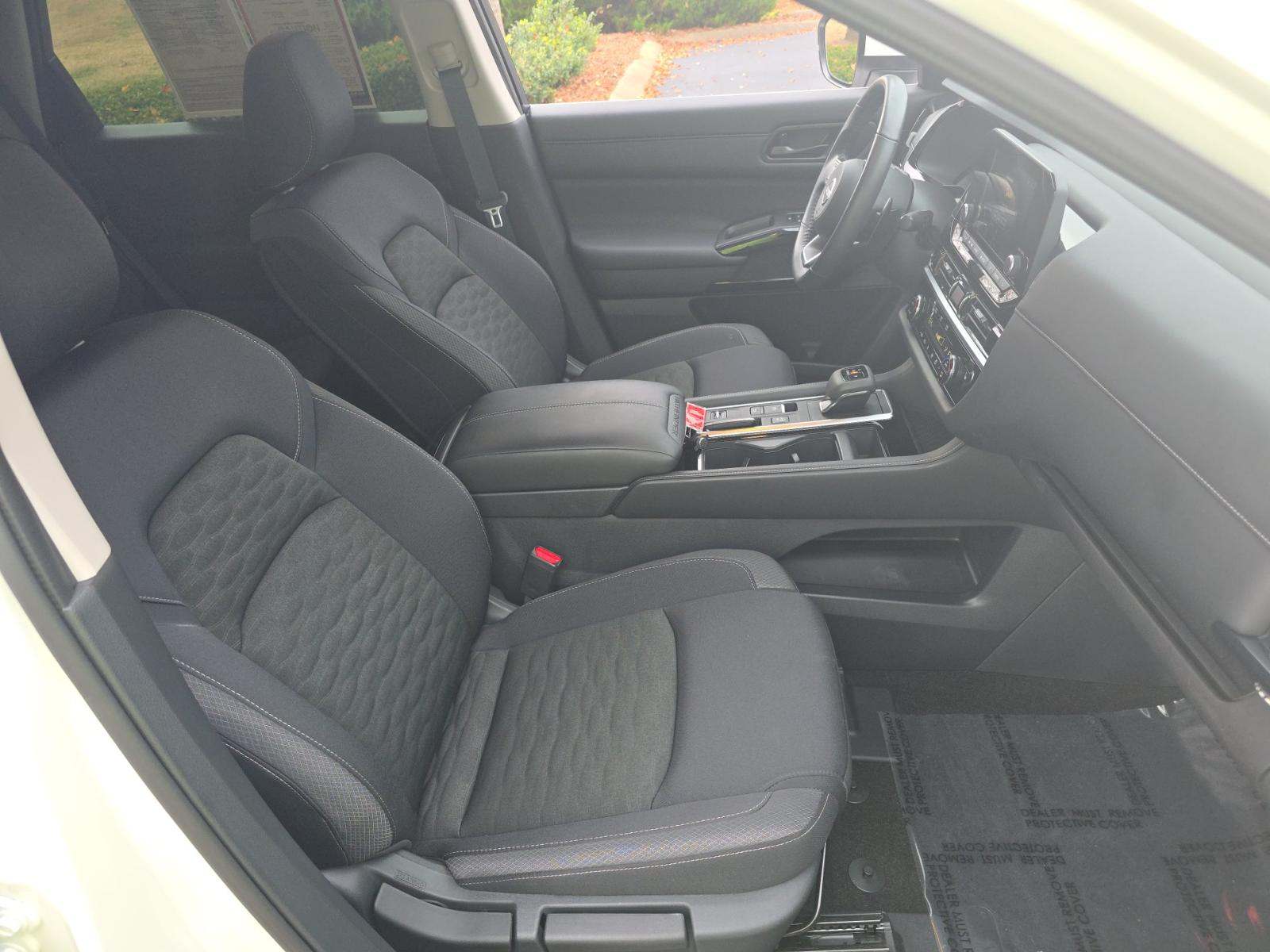 2025 Nissan Pathfinder SV FWD