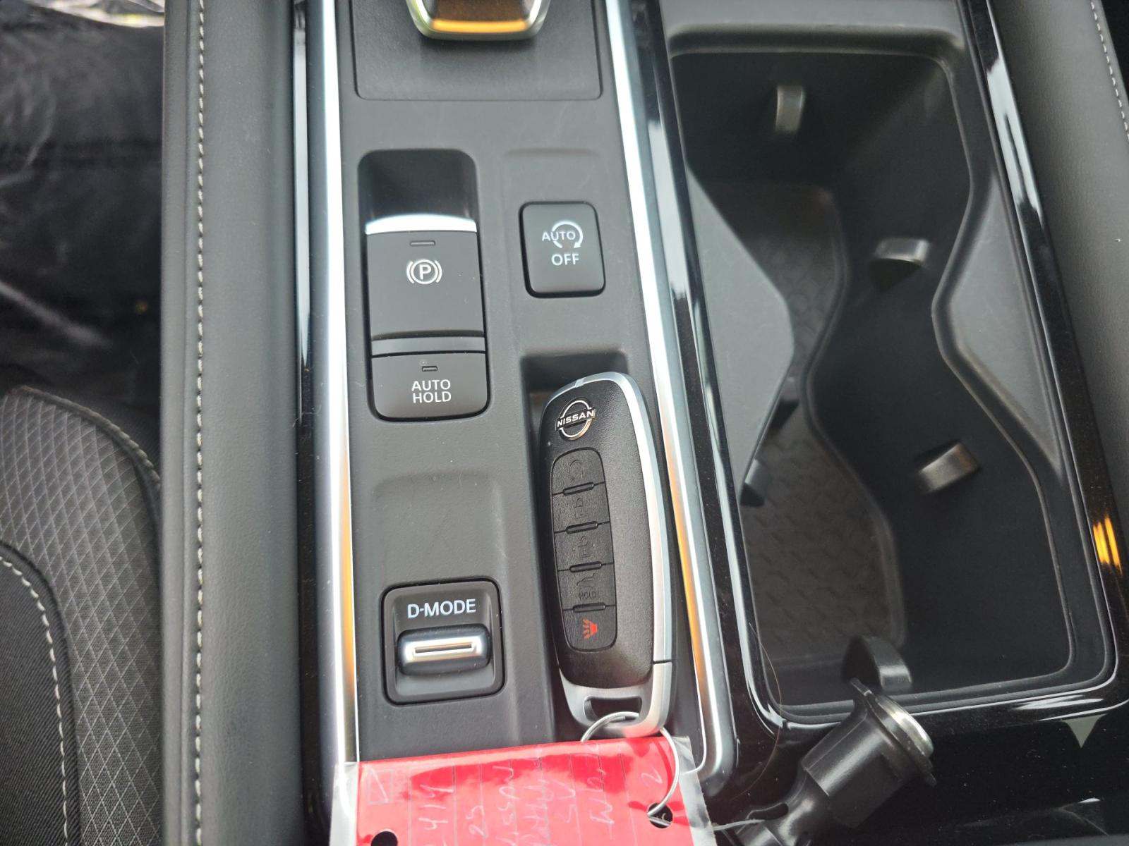 2025 Nissan Pathfinder SV FWD