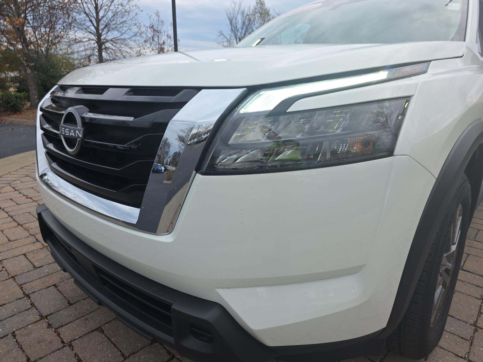 2025 Nissan Pathfinder SV FWD