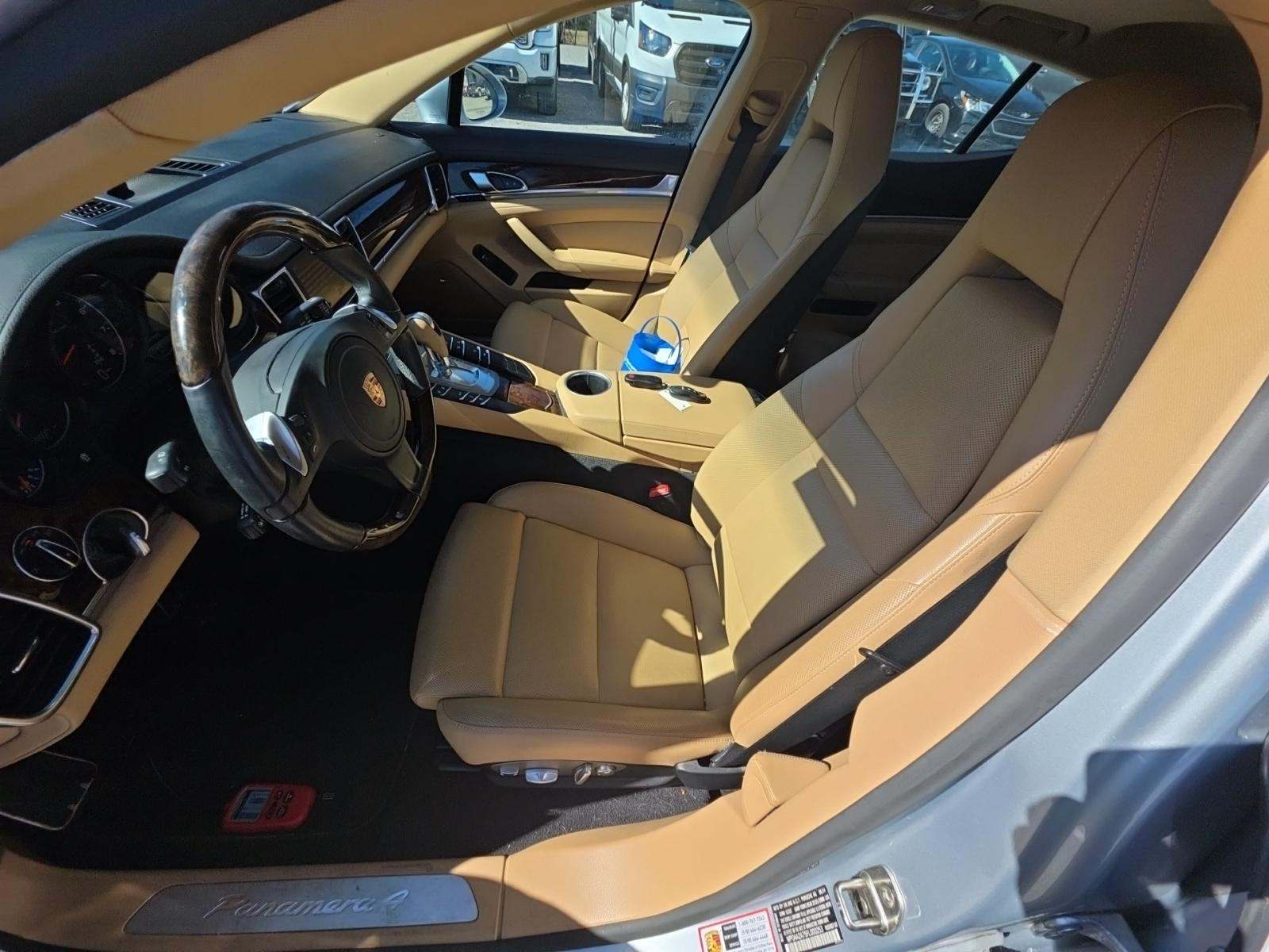 2015 Porsche Panamera 4 AWD