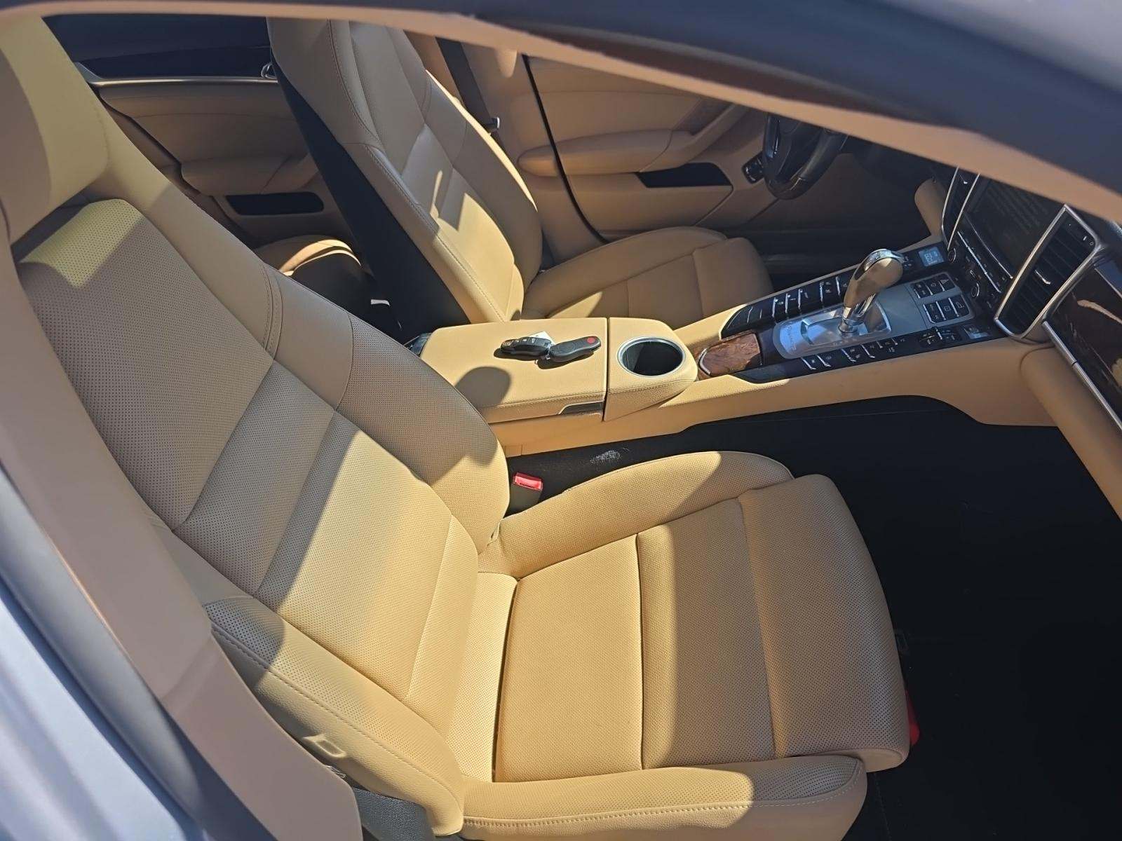 2015 Porsche Panamera 4 AWD